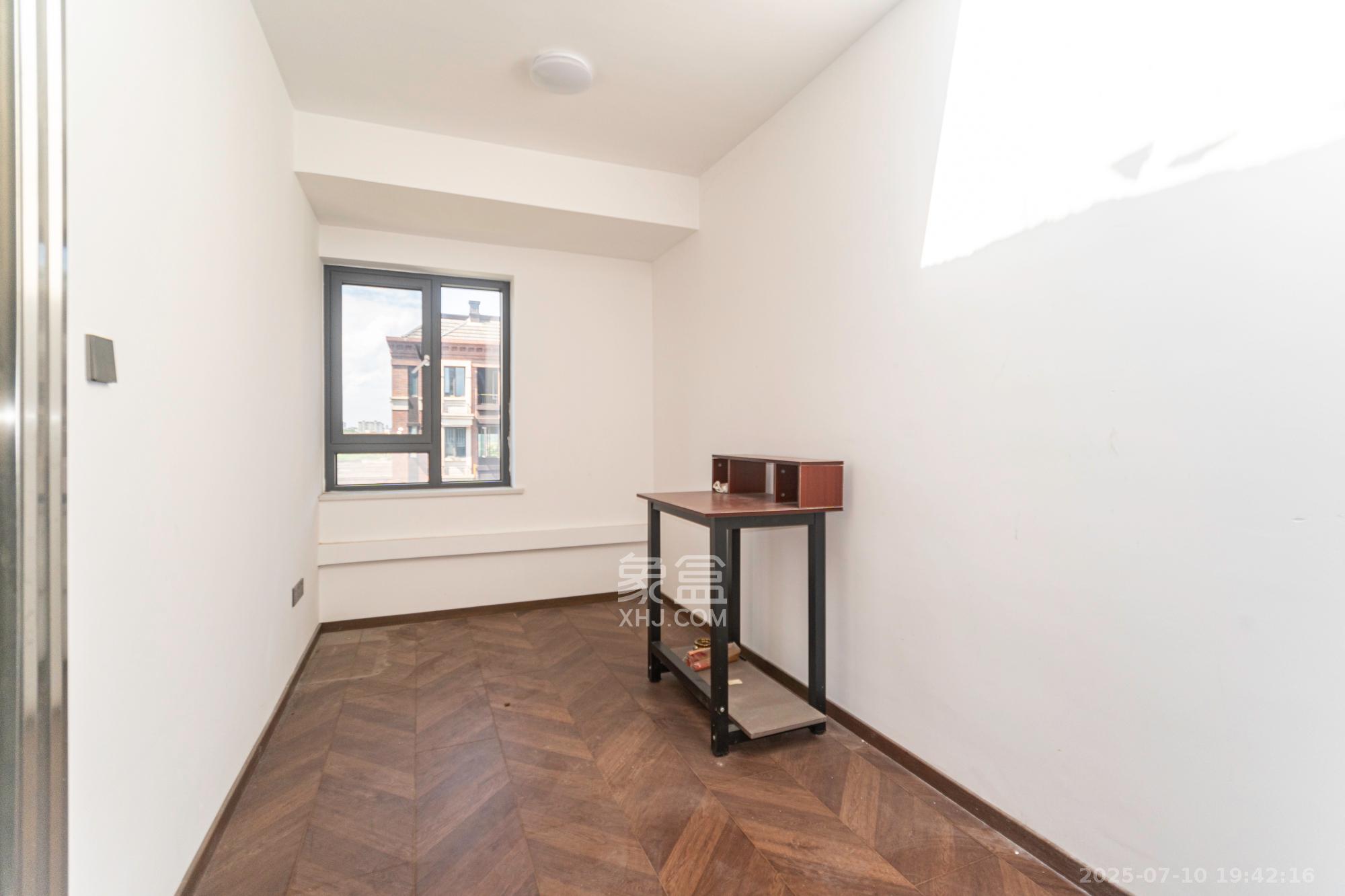 金地艺境 6室3厅2卫 246.8万 金地艺境 6室3厅2卫 246.8万其他