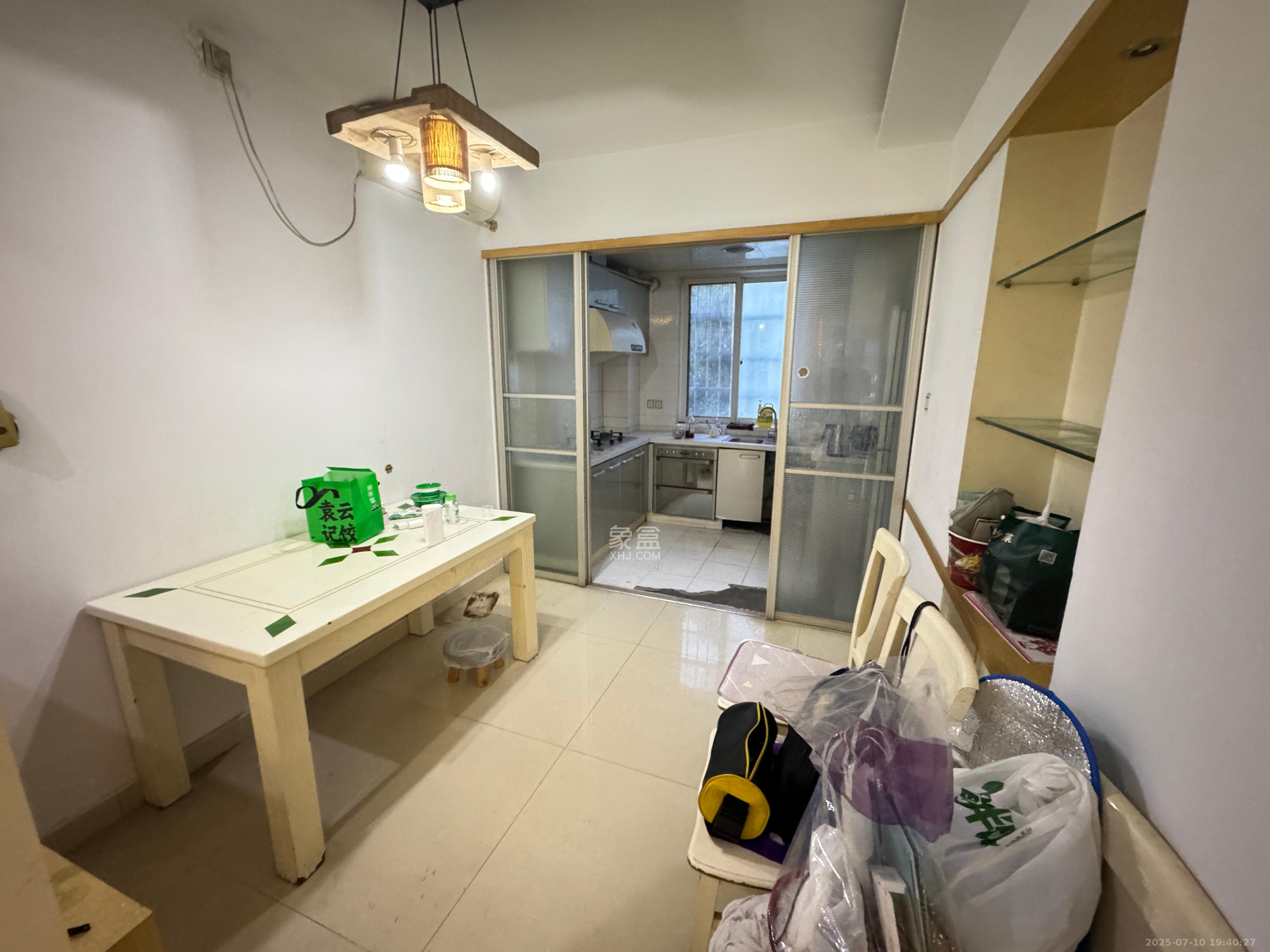 咸嘉新村悦峰园  3室2厅2卫   2300.00元/月室内图