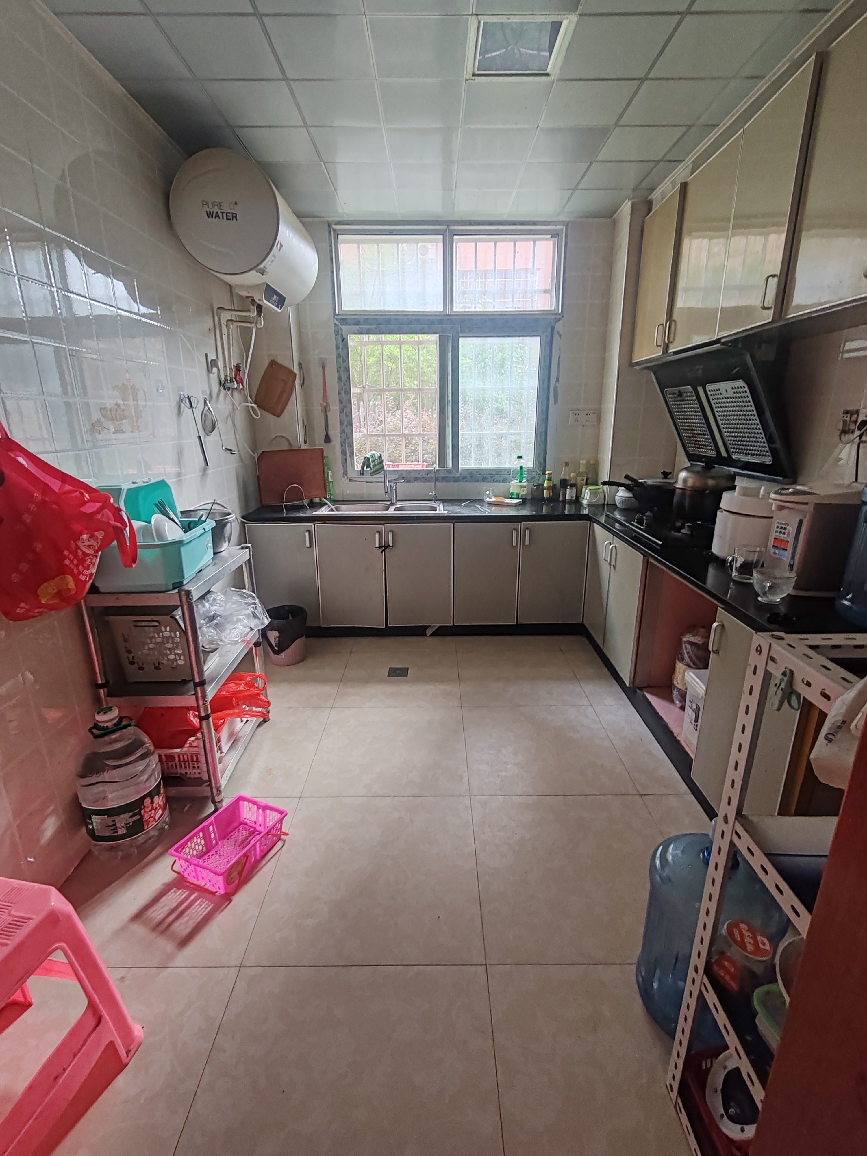 湘中园 3室2厅2卫 66.8万 湘中园 3室2厅2卫 66.8万客厅