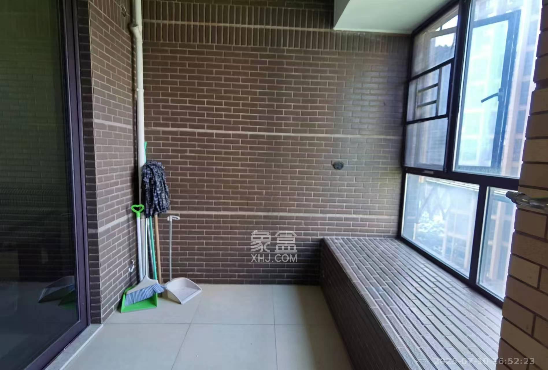 时代倾城一期  1室2厅1卫   1800.00元/月室内图