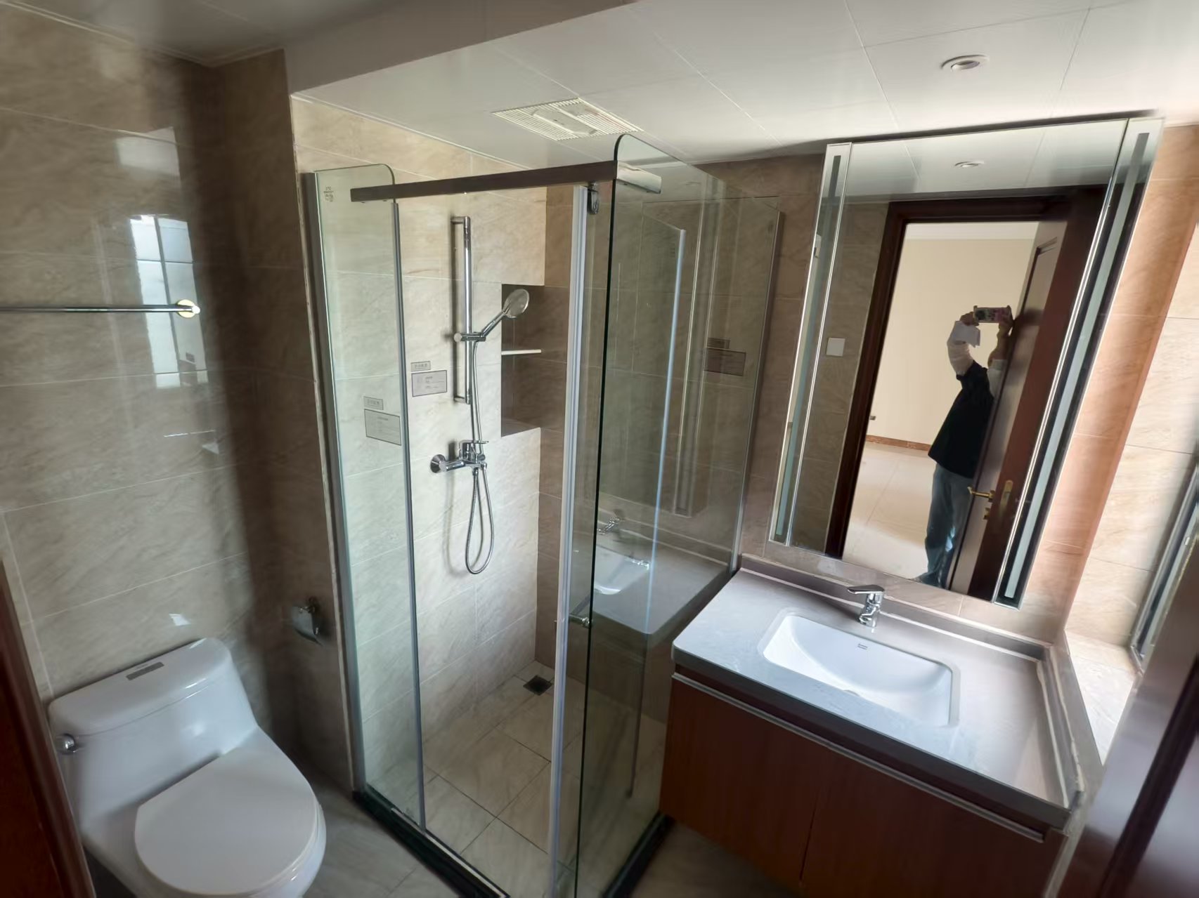 恒大名都  3室2厅1卫    1500.0元/月 恒大名都  3室2厅1卫    1500.0元/月室内图