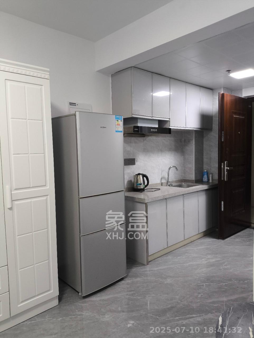中海珑悦府  1室0厅0卫   1300.00元/月室内图