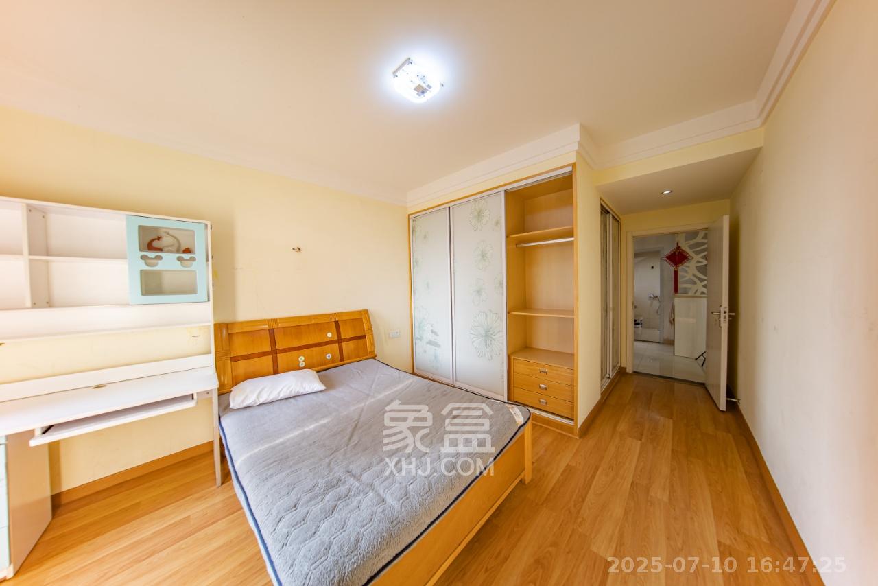 华润橡树湾  3室2厅2卫    1900.0元/月室内图