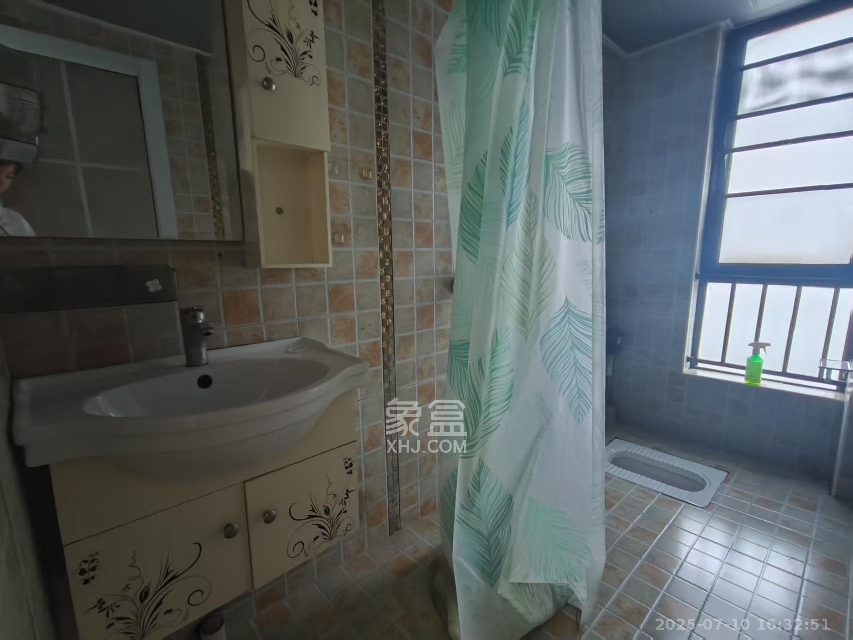 达美D6区  3室2厅2卫   2800.00元/月室内图