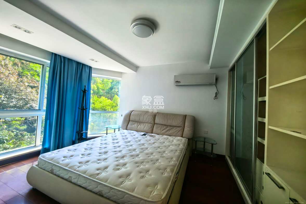 鸿铭中心  4室2厅3卫    5500.0元/月 鸿铭中心  4室2厅3卫    5500.0元/月室内图