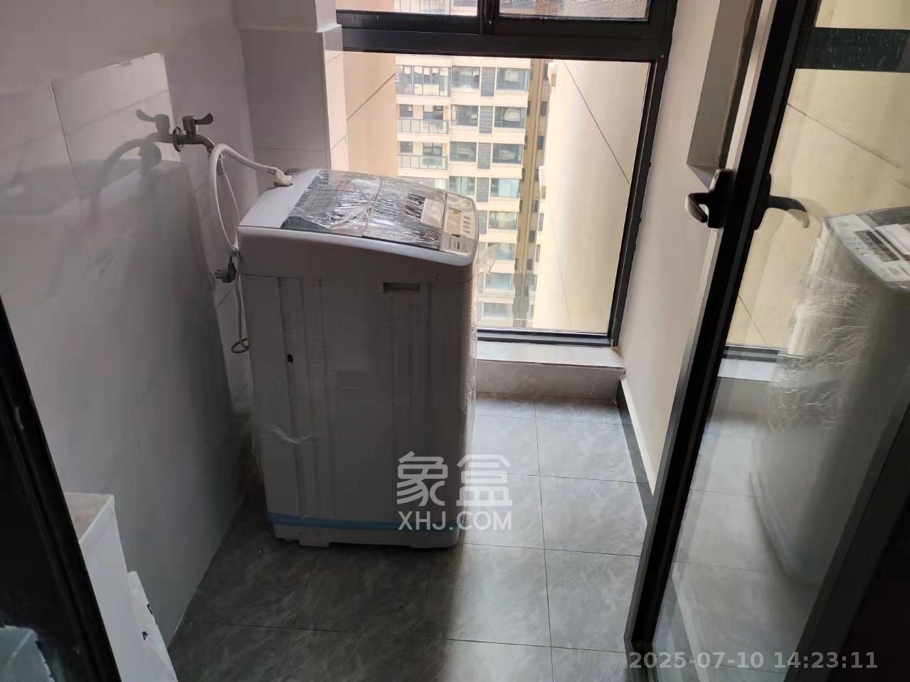 长房东旭国际  3室2厅2卫   3000.00元/月室内图