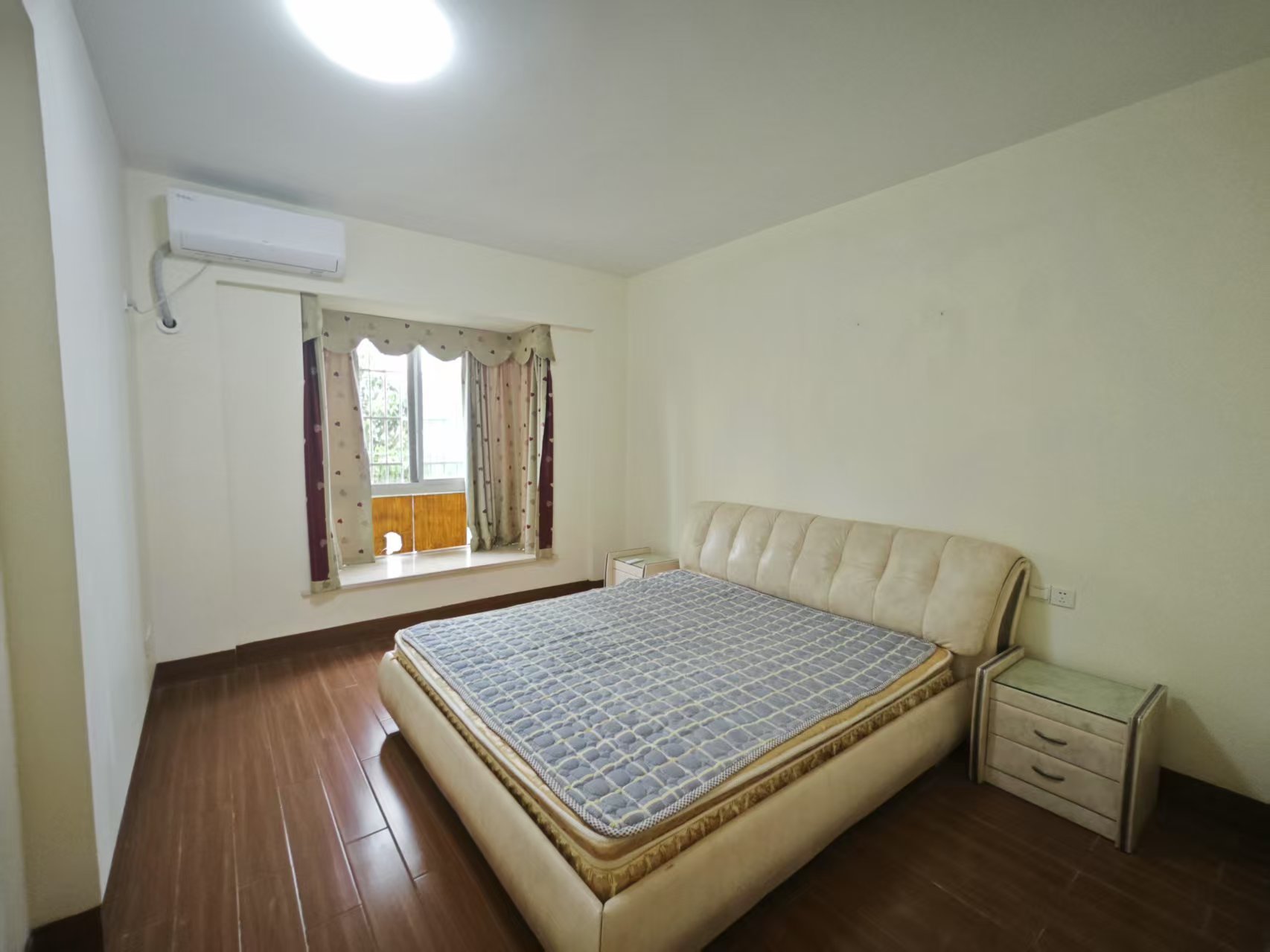 海天逸舍 3室2厅2卫 3500.0元/月 海天逸舍 3室2厅2卫 3500.0元/月室内图