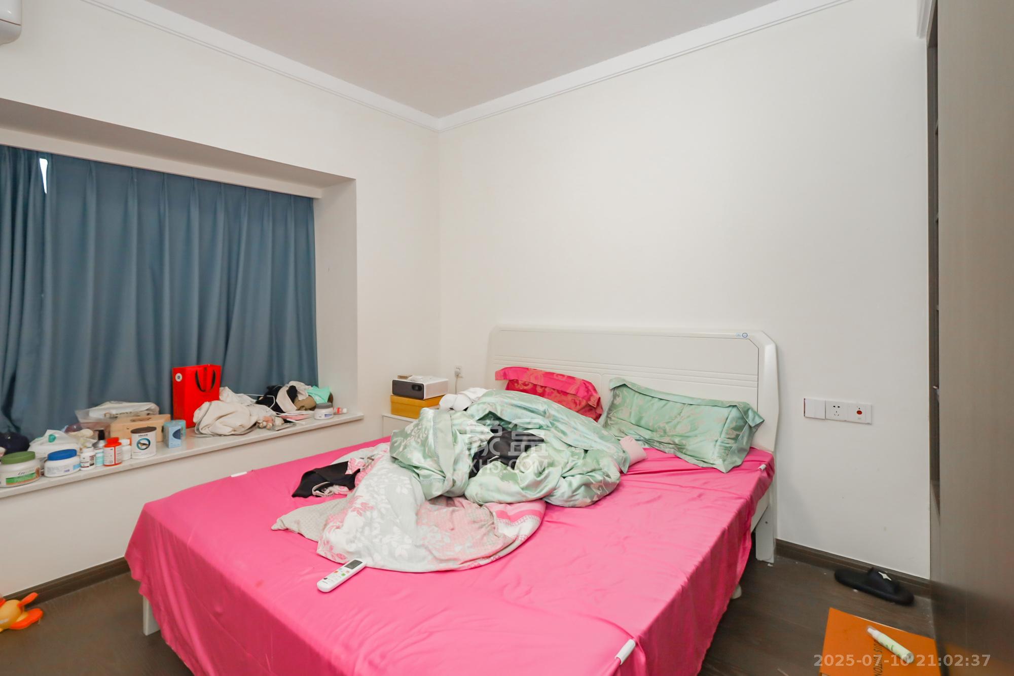 滨江府1913  4室2厅2卫    215.0万 滨江府1913  4室2厅2卫    215.0万卧室