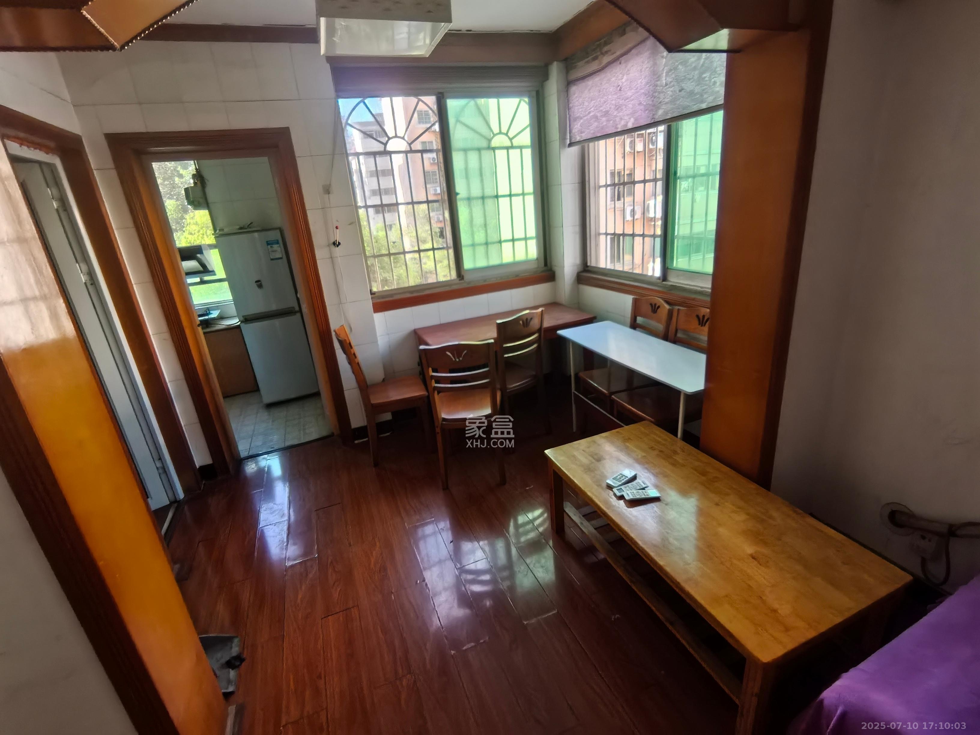 咸嘉新村嘉文苑  2室2厅1卫   1850.00元/月室内图