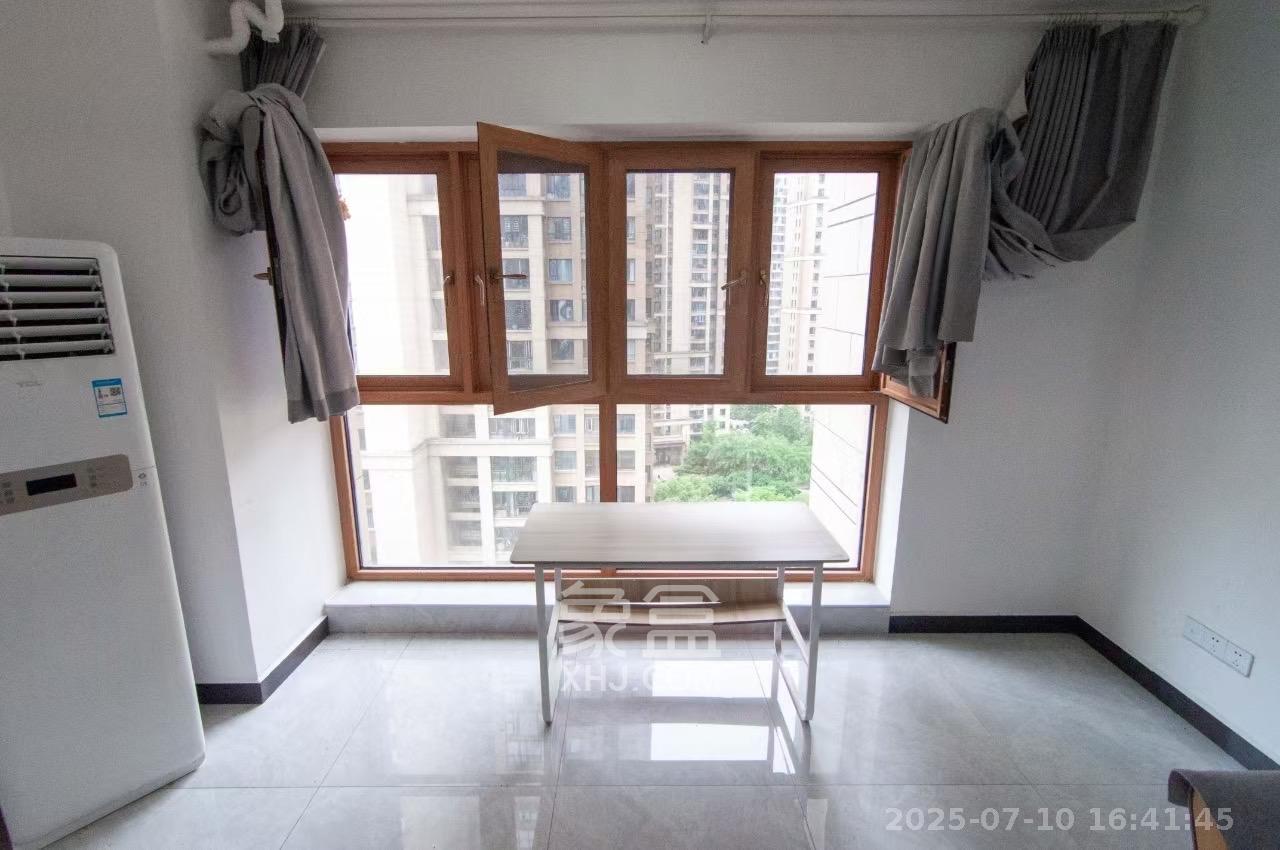 卓越浅水湾 4室2厅2卫 2500.00元/月 卓越浅水湾 4室2厅2卫 2500.00元/月室内图