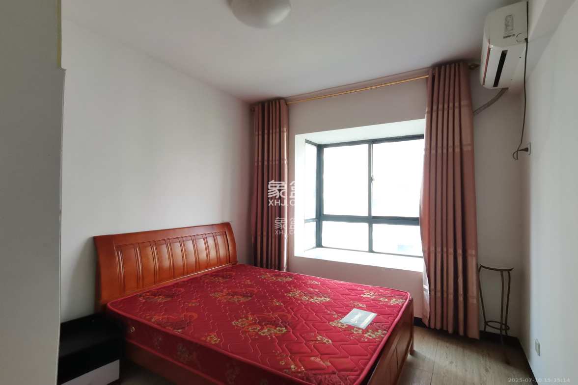 世纪桃花苑  2室2厅1卫    1700.0元/月 世纪桃花苑  2室2厅1卫    1700.0元/月室内图