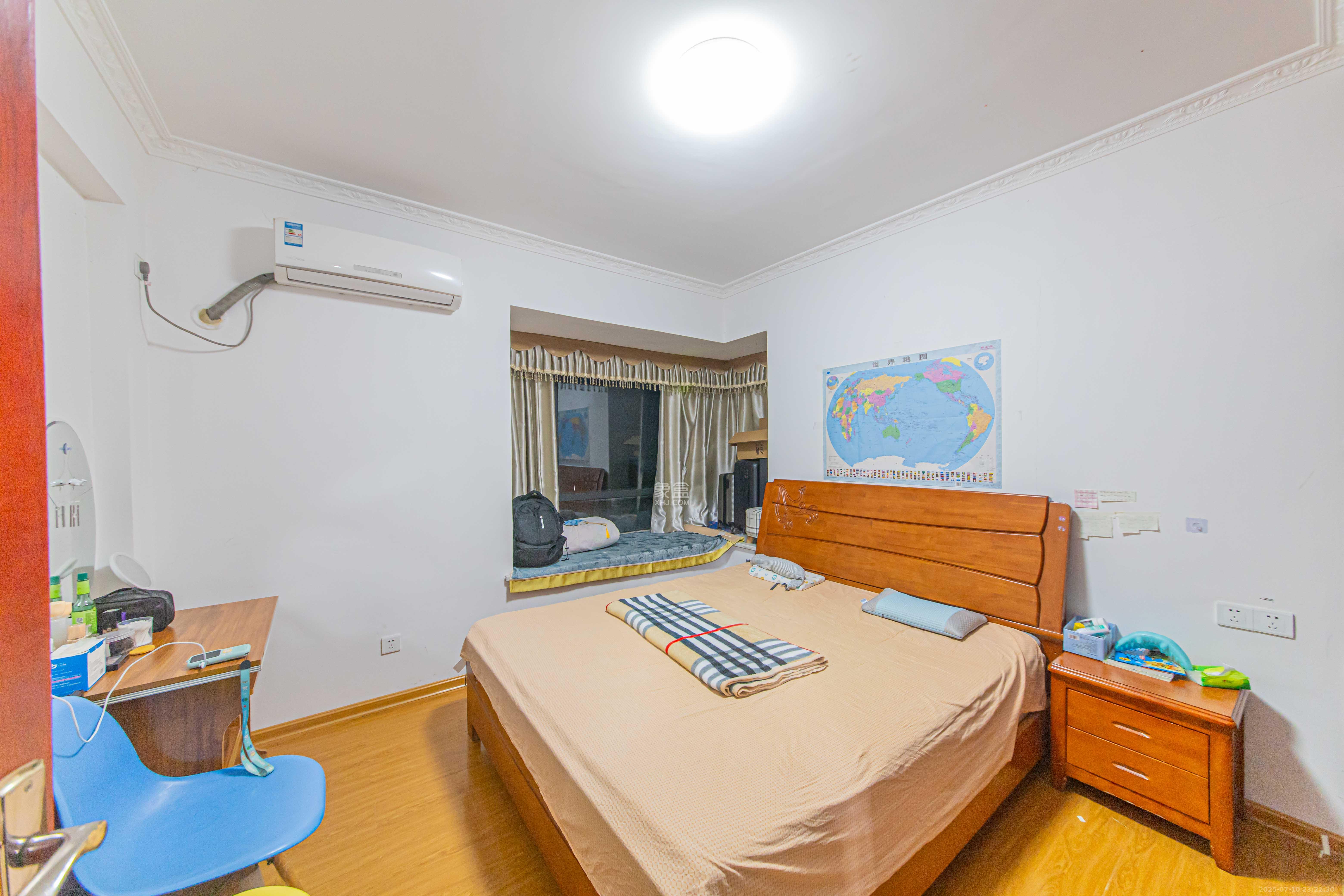 保利花园  1室2厅1卫    68.0万卧室