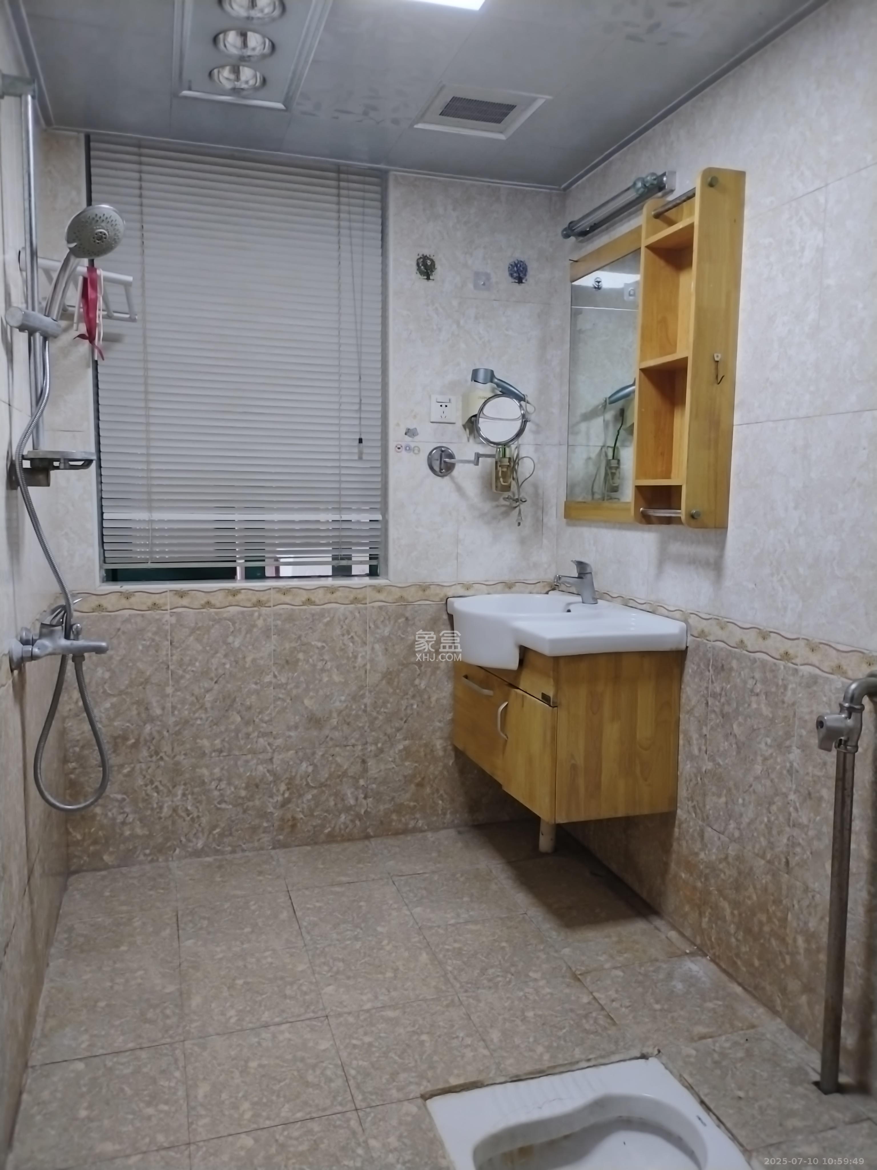 滨江金座 3室2厅2卫 2800.0元/月 滨江金座 3室2厅2卫 2800.0元/月室内图