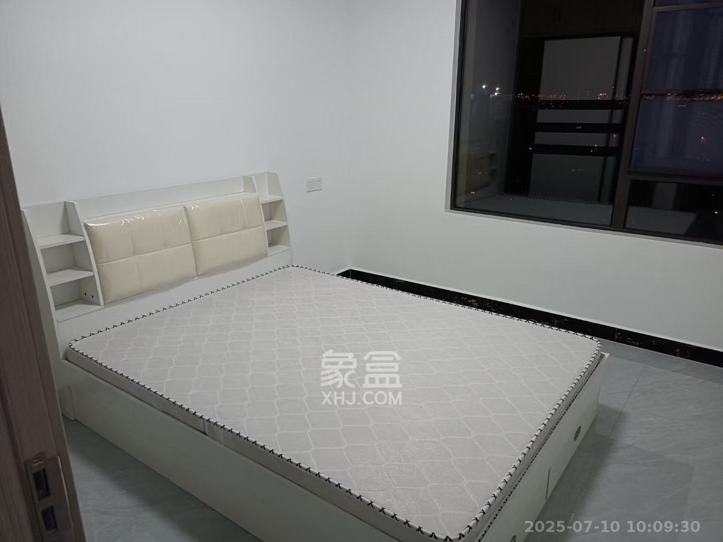 东合新苑  3室1厅1卫   2300.00元/月