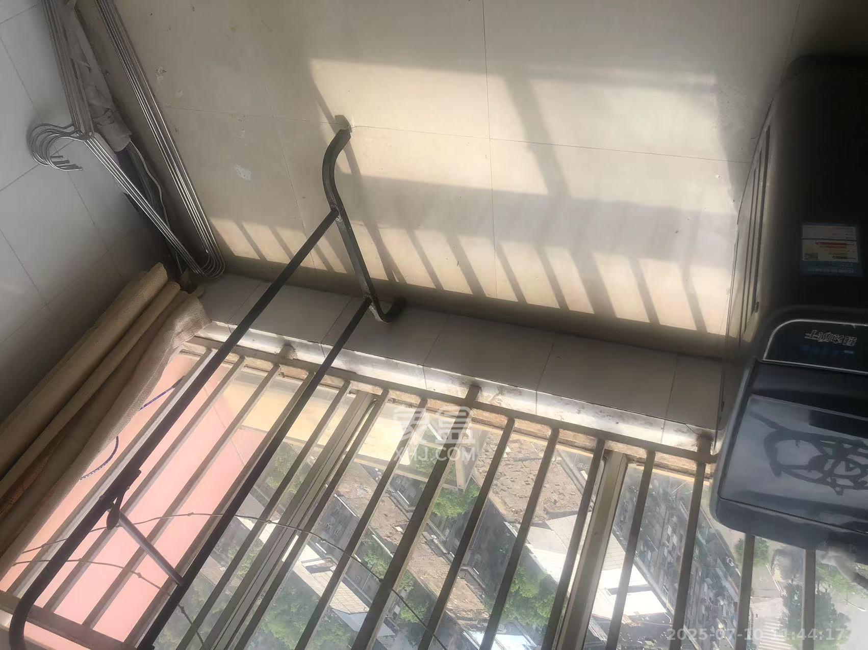 东方新世界 2室1厅1卫 2100.0元/月 东方新世界 2室1厅1卫 2100.0元/月室内图