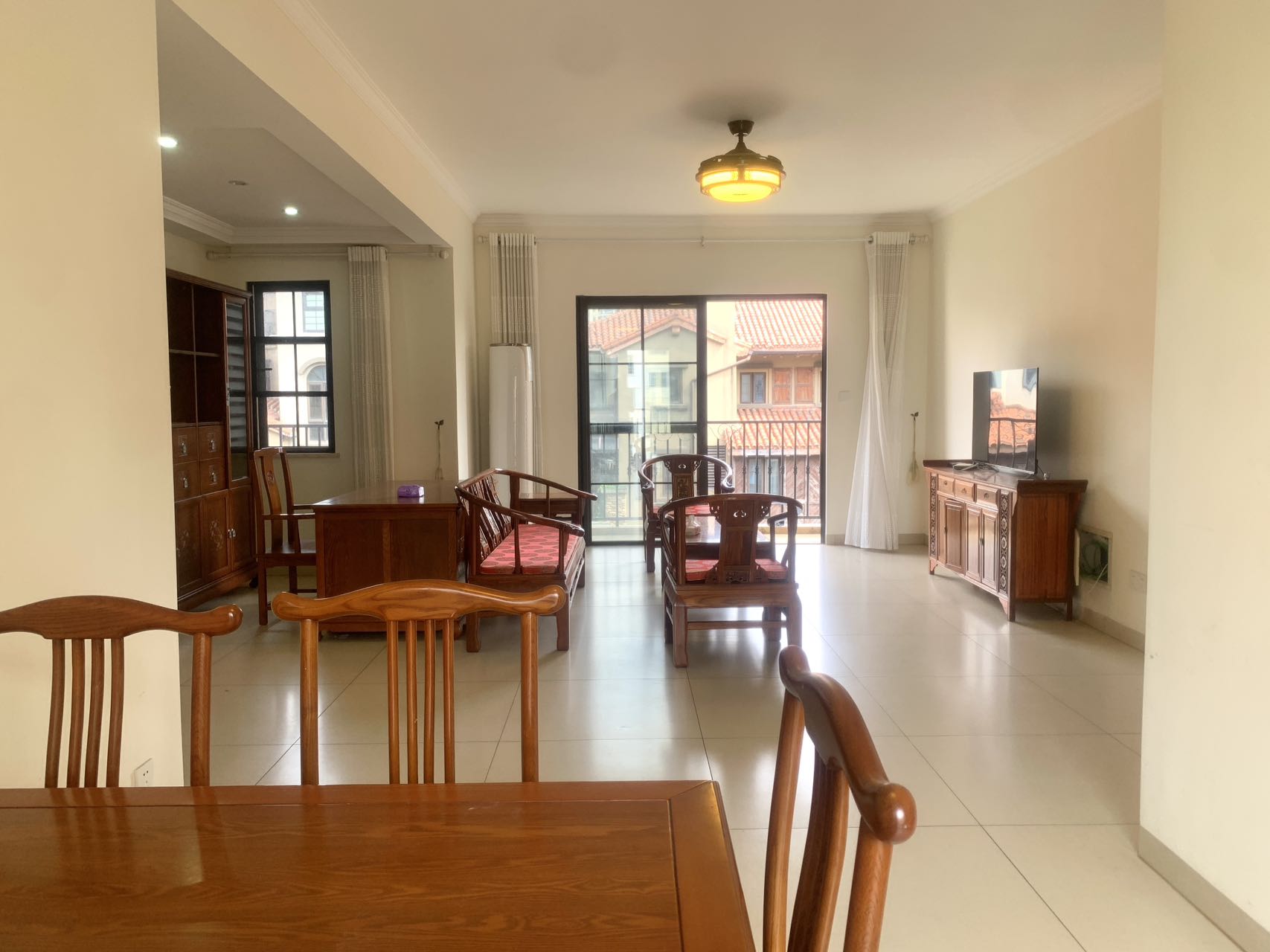 美林谷  2室2厅1卫    350.0万 美林谷  2室2厅1卫    350.0万客厅