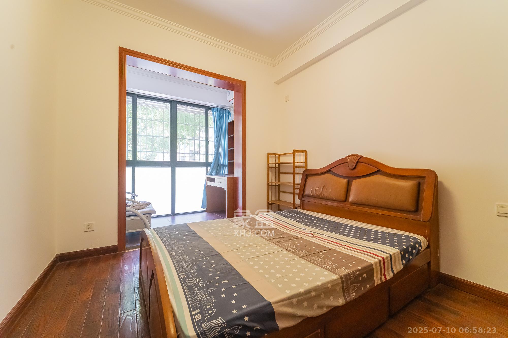 深业睿城  4室2厅2卫    112.0万卧室