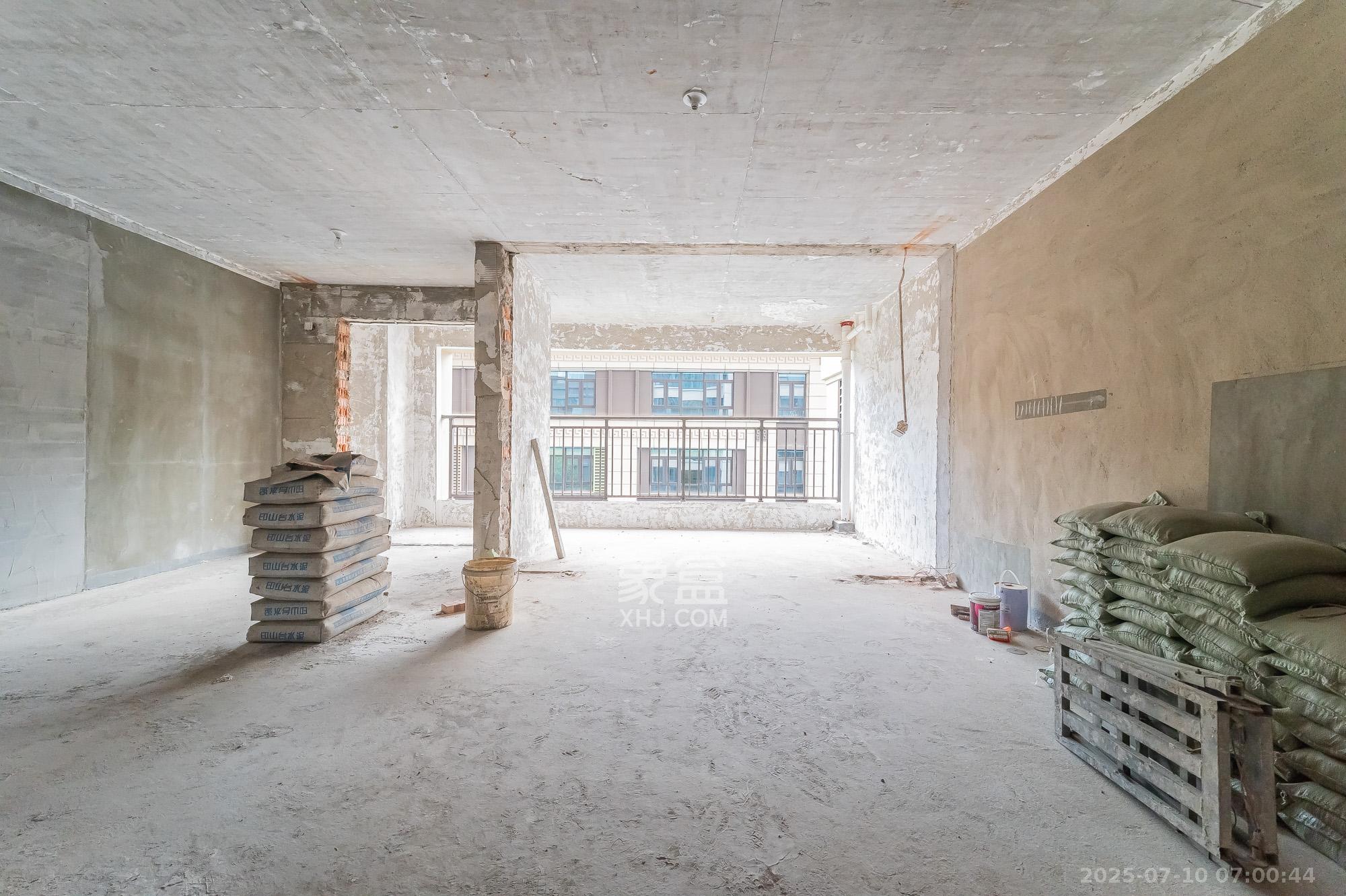 中交建发松雅院  4室2厅2卫    116.0万 中交建发松雅院  4室2厅2卫    116.0万客厅