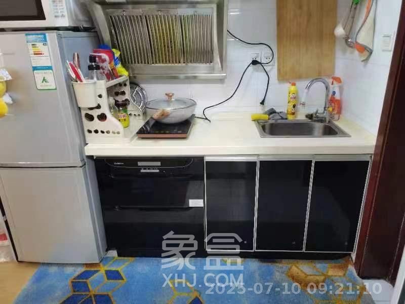 尊邸华庭  1室1厅1卫   1700.00元/月室内图