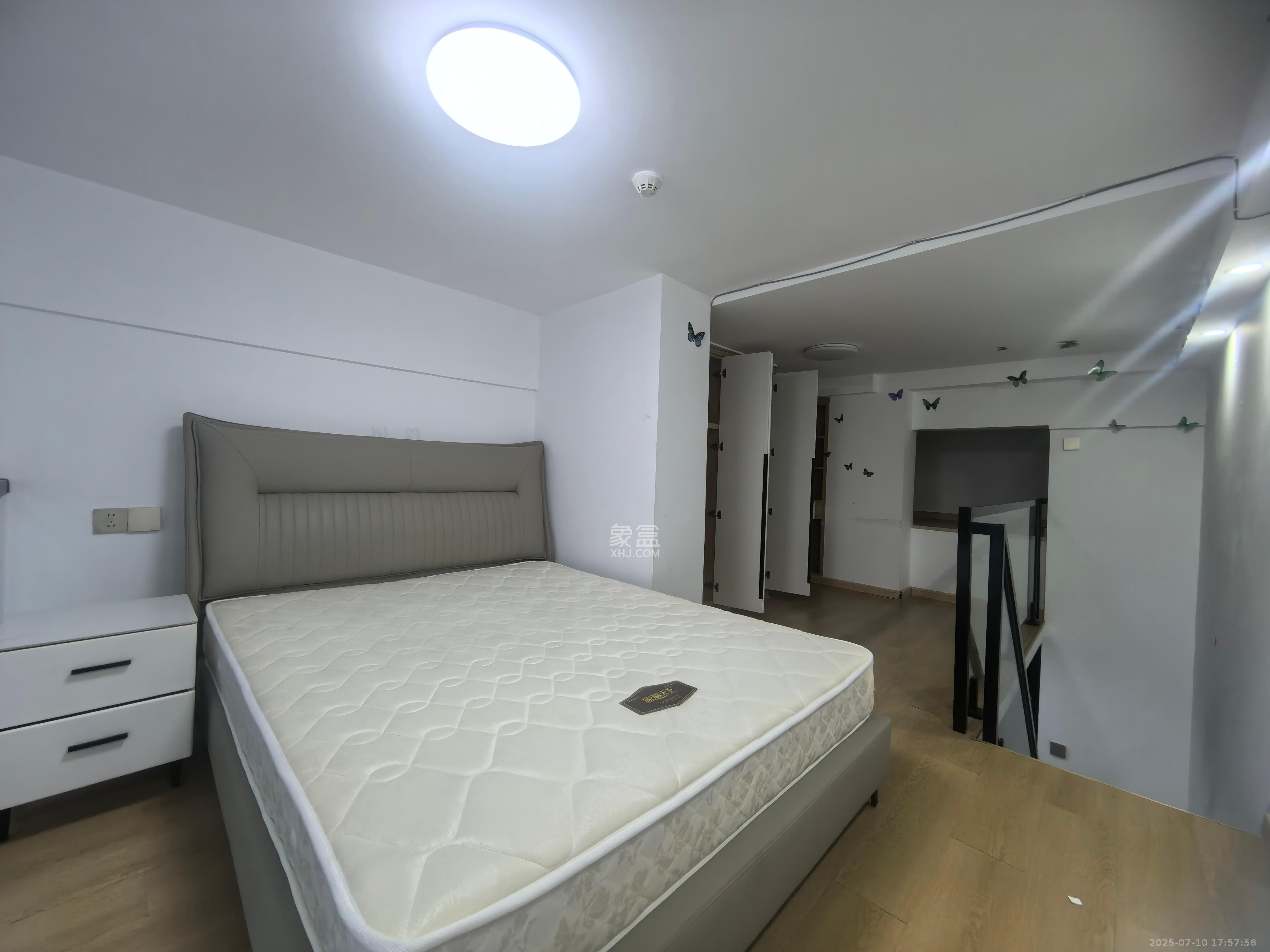 清控湖山雅居北区 1室1厅1卫 1700.0元/月 清控湖山雅居北区 1室1厅1卫 1700.0元/月室内图