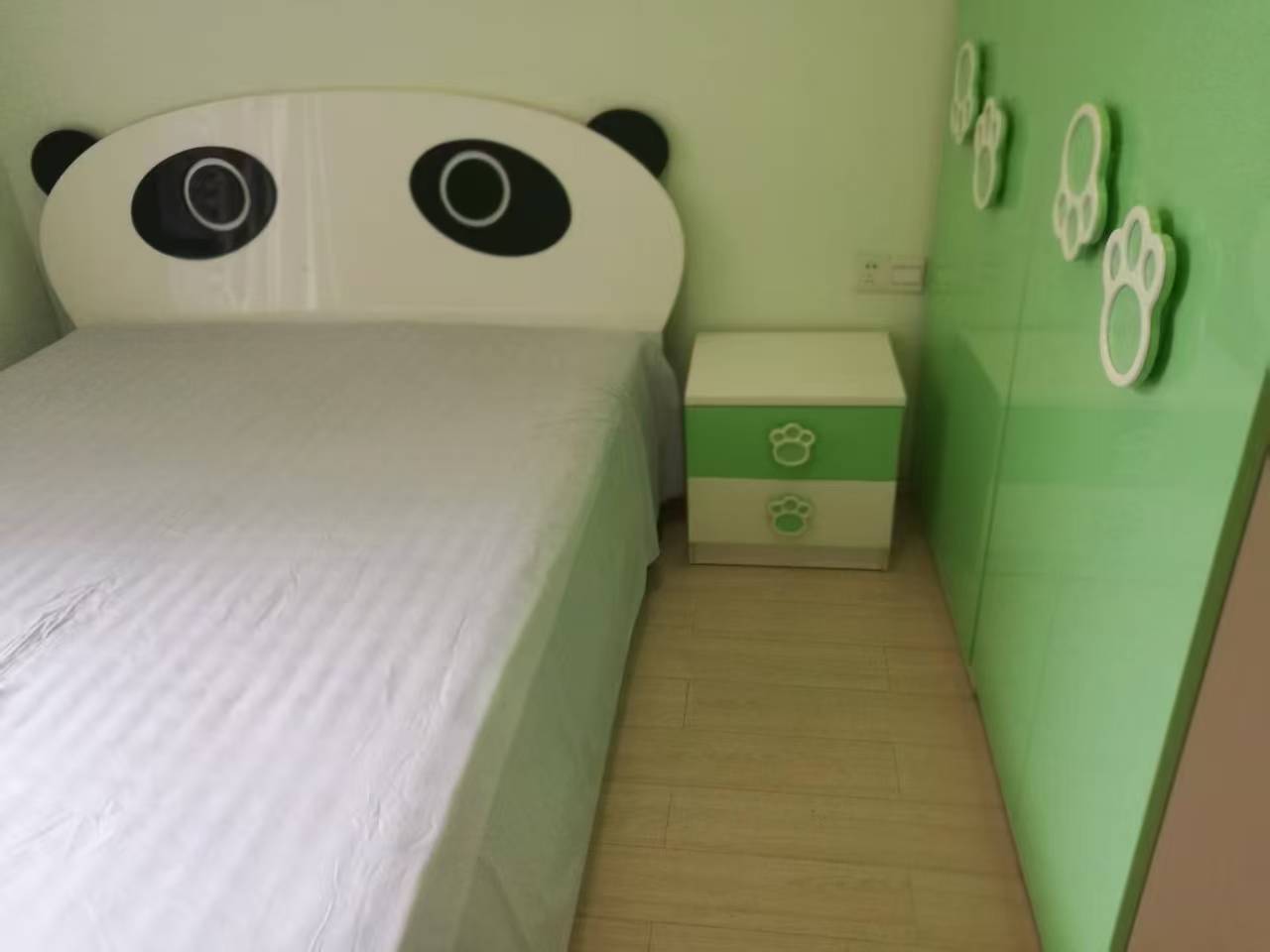 山水华庭  2室2厅2卫   1950.00元/月室内图