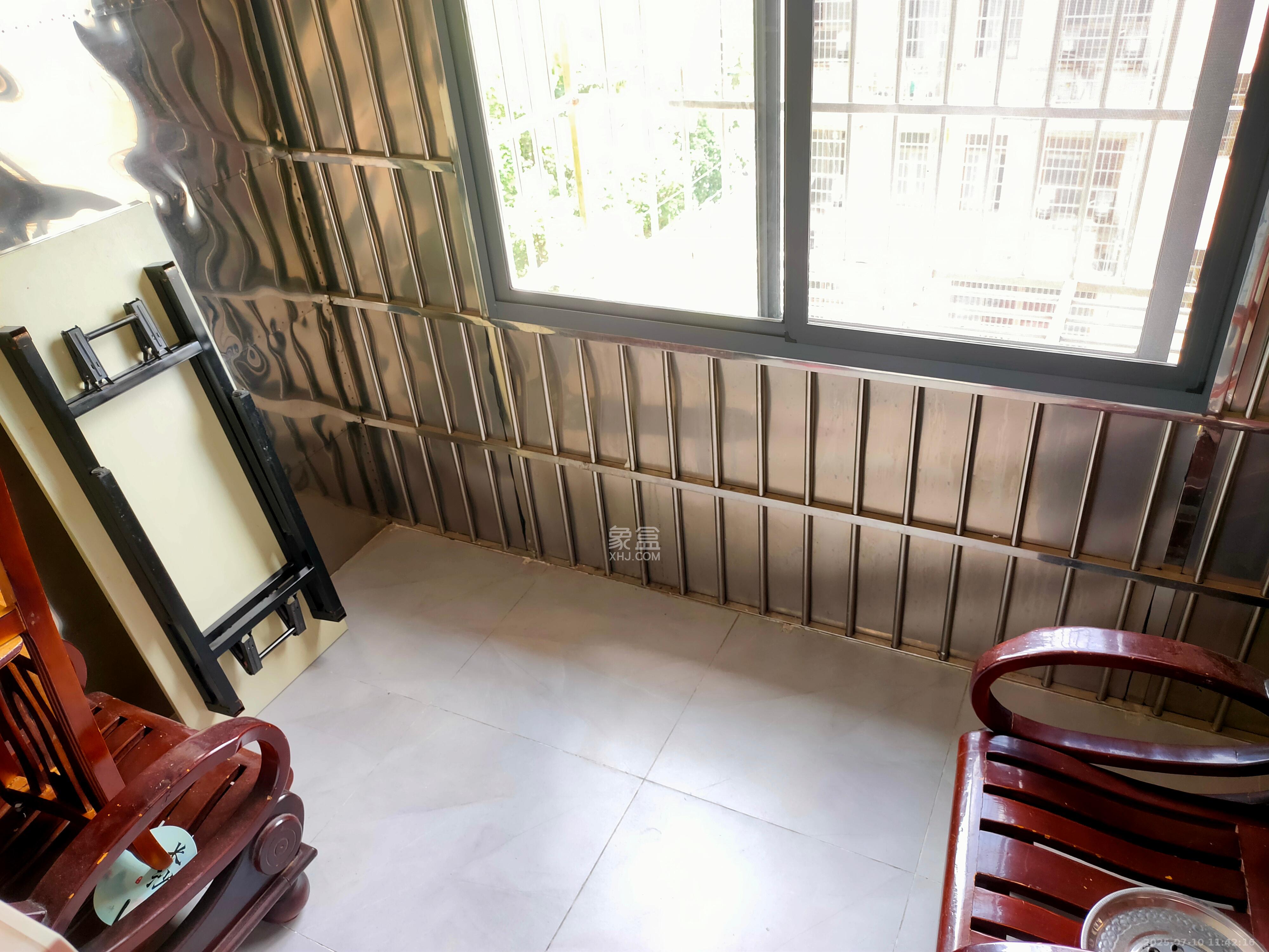 先福安置小区 1室1厅1卫 700.0元/月 先福安置小区 1室1厅1卫 700.0元/月室内图