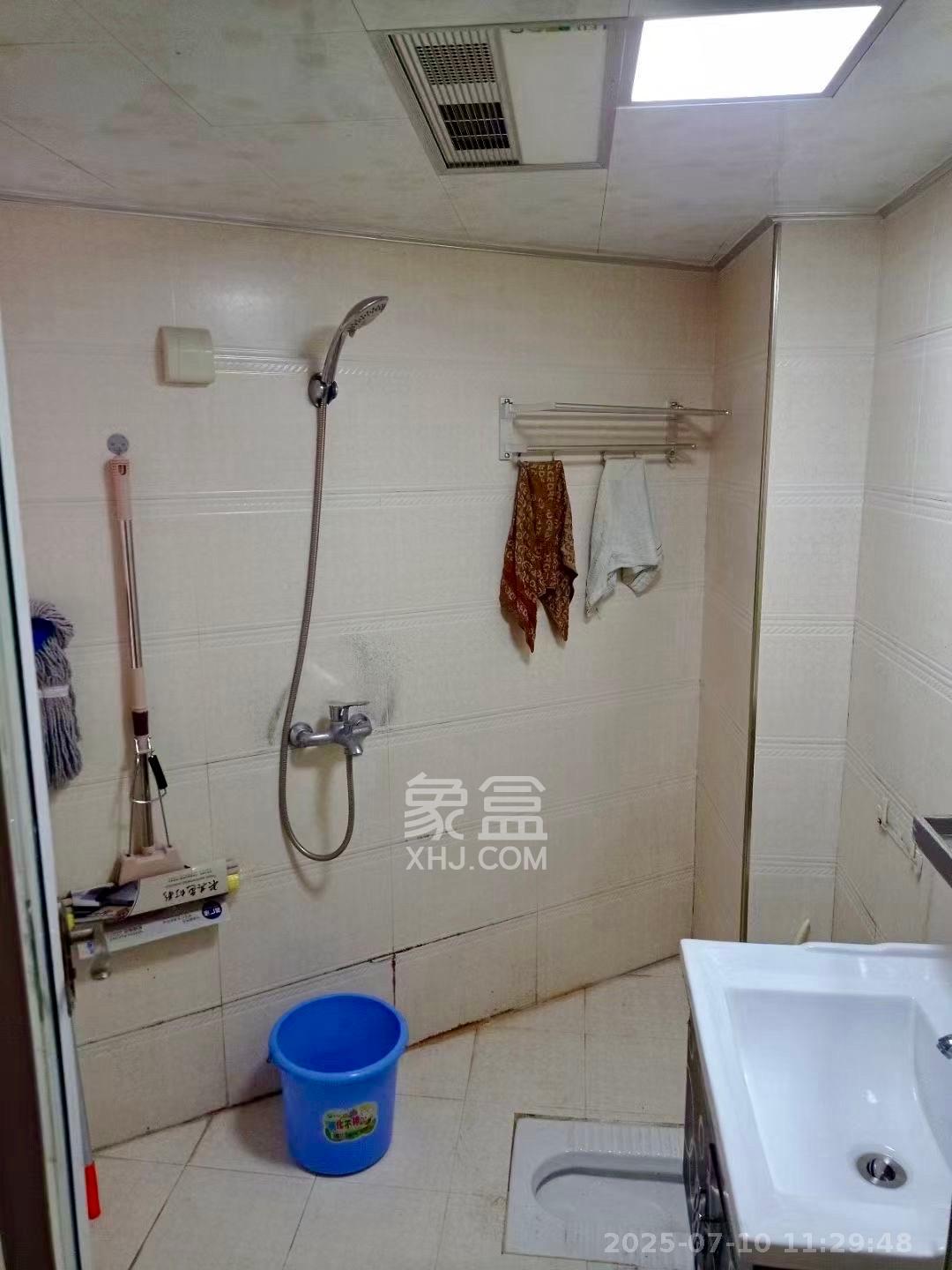 万象美域  1室1厅1卫   1600.00元/月室内图