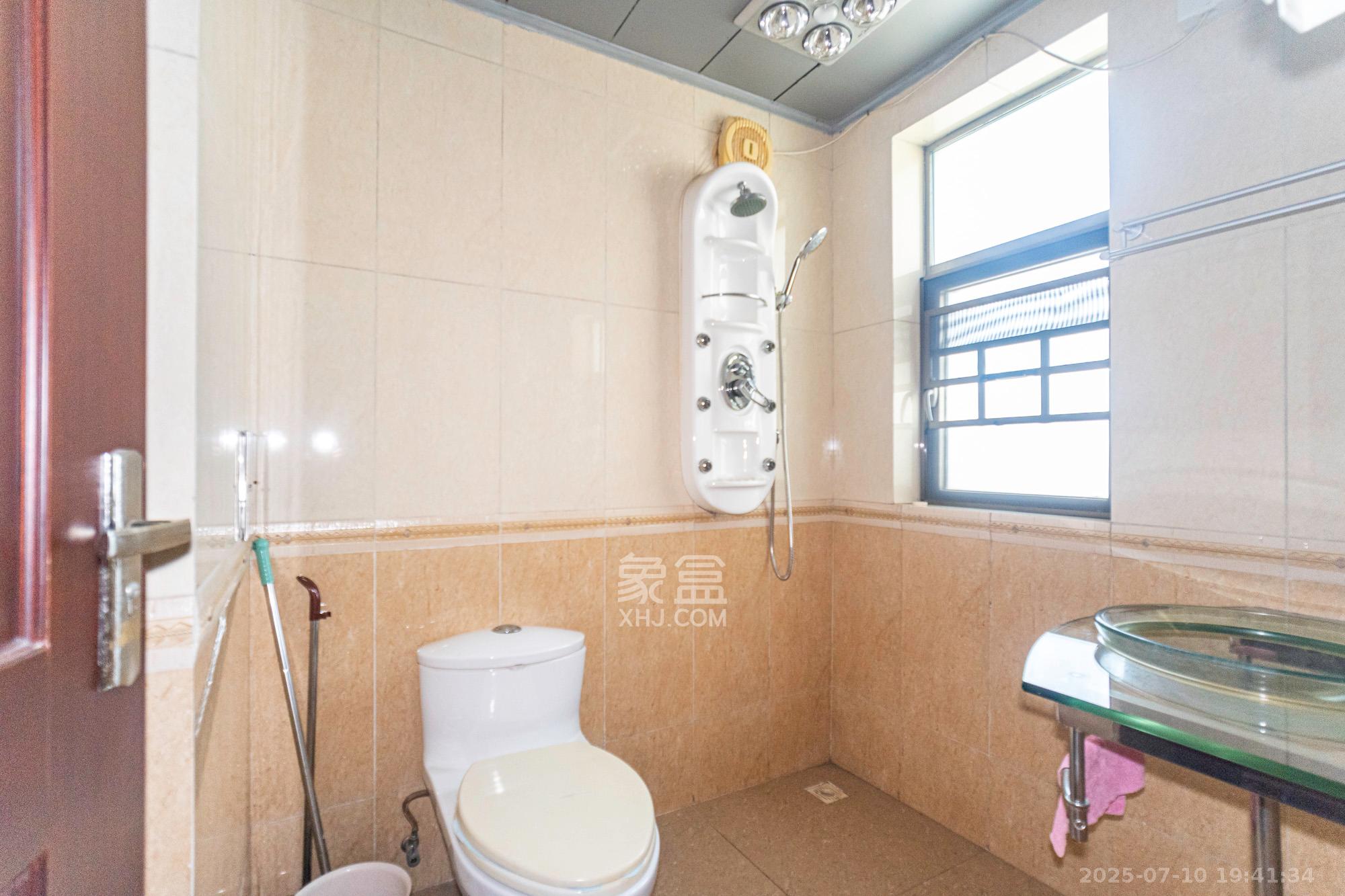 碧桂园威尼斯城  6室2厅4卫    355.0万 碧桂园威尼斯城  6室2厅4卫    355.0万卫生间