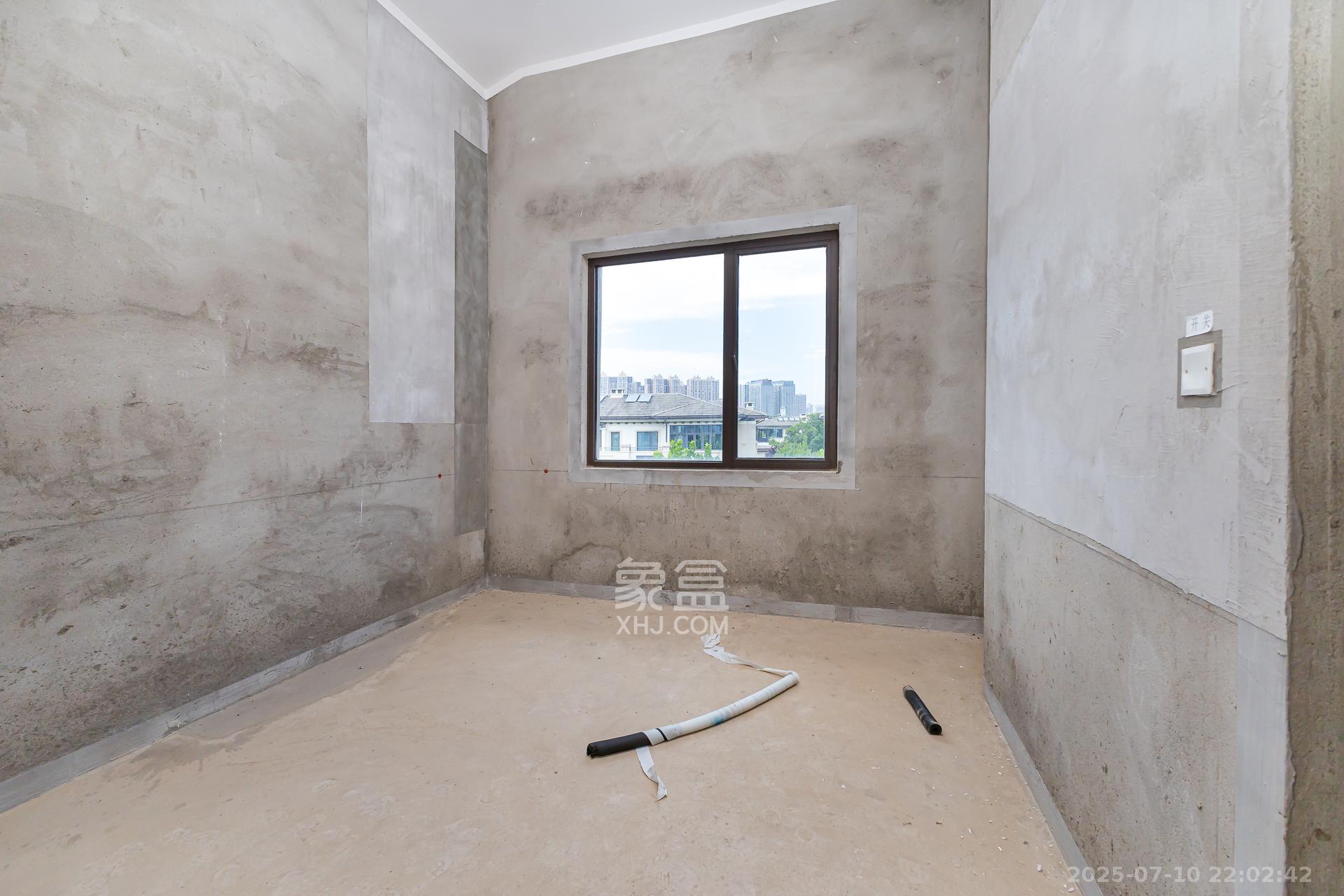 龙湖湘风原著(龙湖湘风星城) 4室2厅3卫 230.0万 龙湖湘风原著(龙湖湘风星城) 4室2厅3卫 230.0万卧室