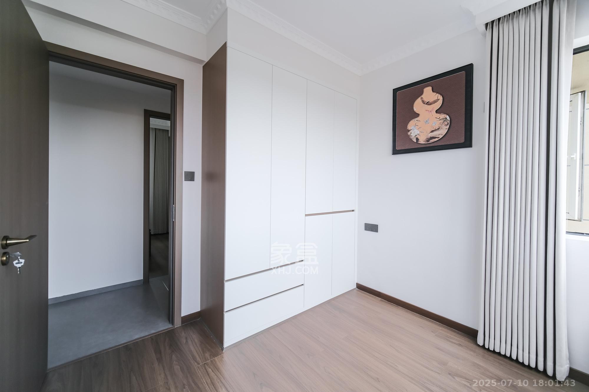 保利香槟国际  4室2厅2卫    102.8万 保利香槟国际  4室2厅2卫    102.8万卧室