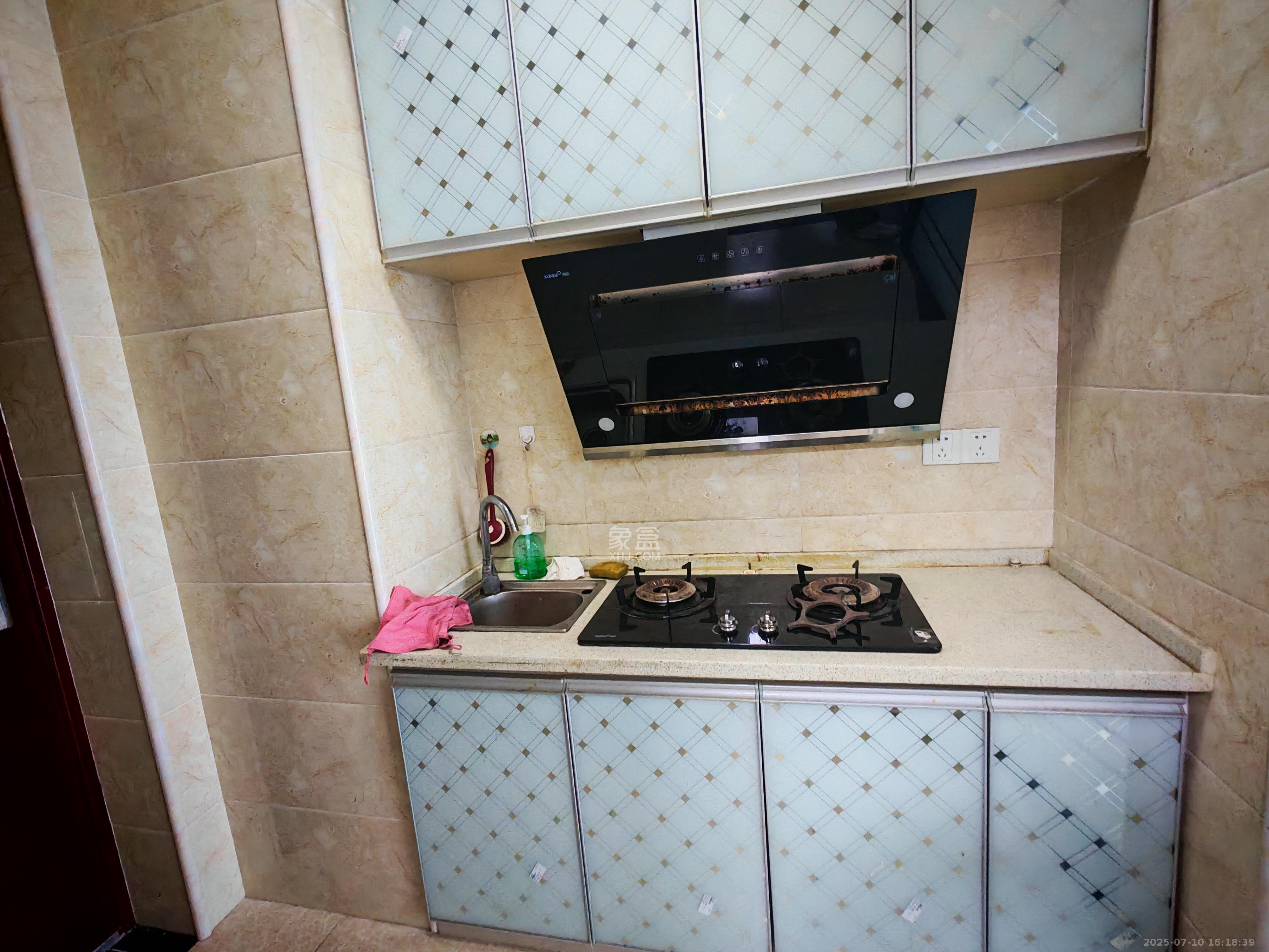 湘诚德峰小区A区 1室0厅0卫 1500.0元/月 湘诚德峰小区A区 1室0厅0卫 1500.0元/月室内图