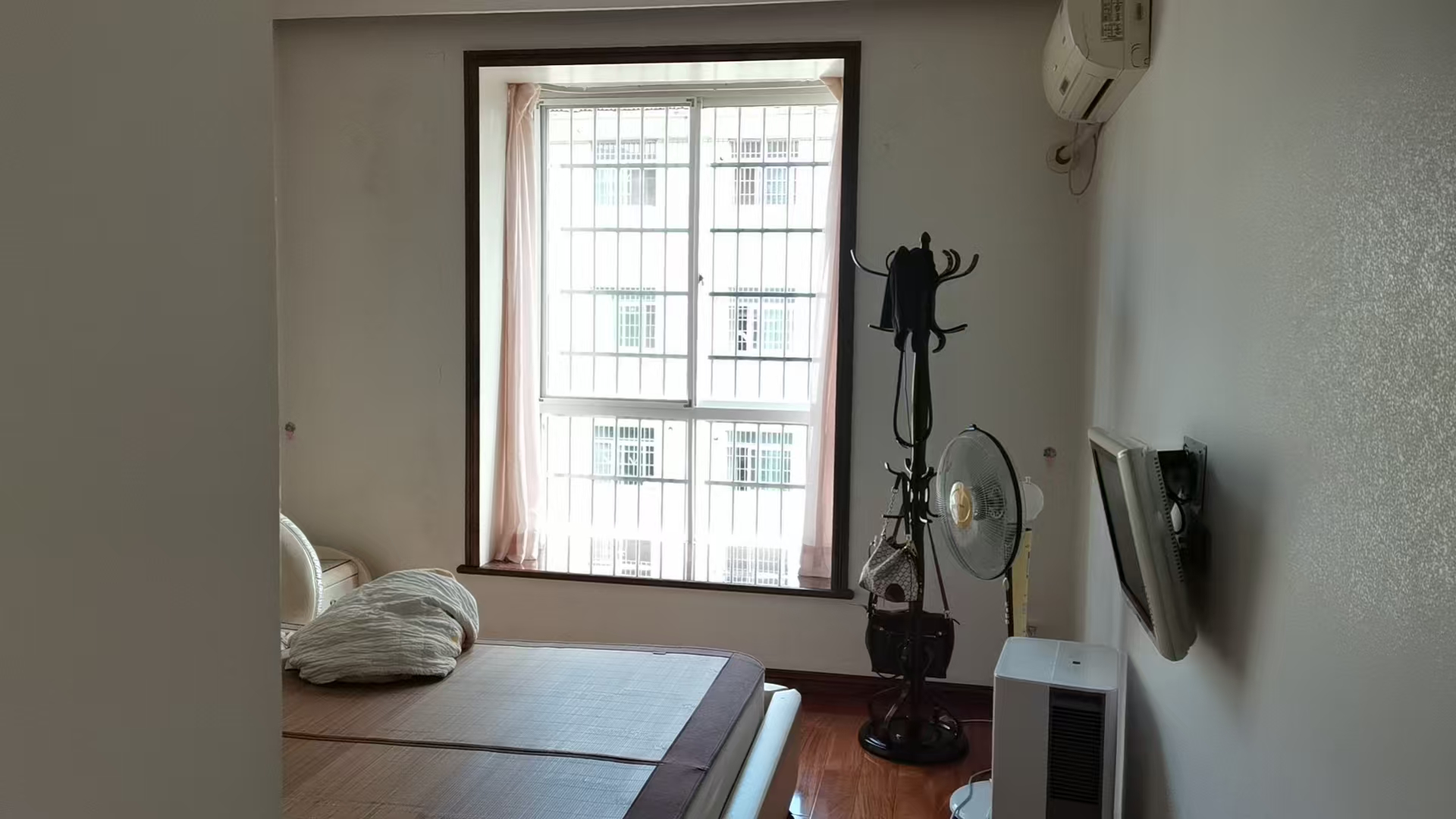 铂金玫瑰园  1室0厅0卫    45.8万 铂金玫瑰园  1室0厅0卫    45.8万客厅