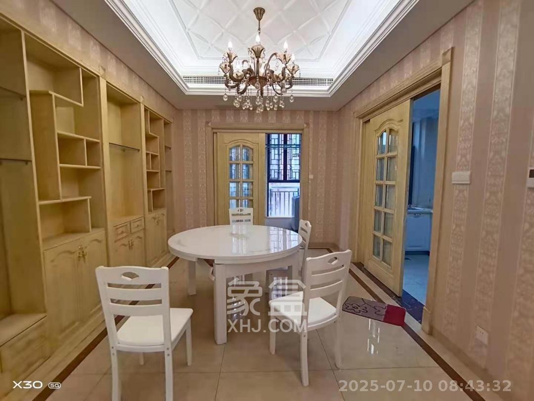 中隆国际御玺 4室2厅3卫 5500.0元/月 中隆国际御玺 4室2厅3卫 5500.0元/月室内图