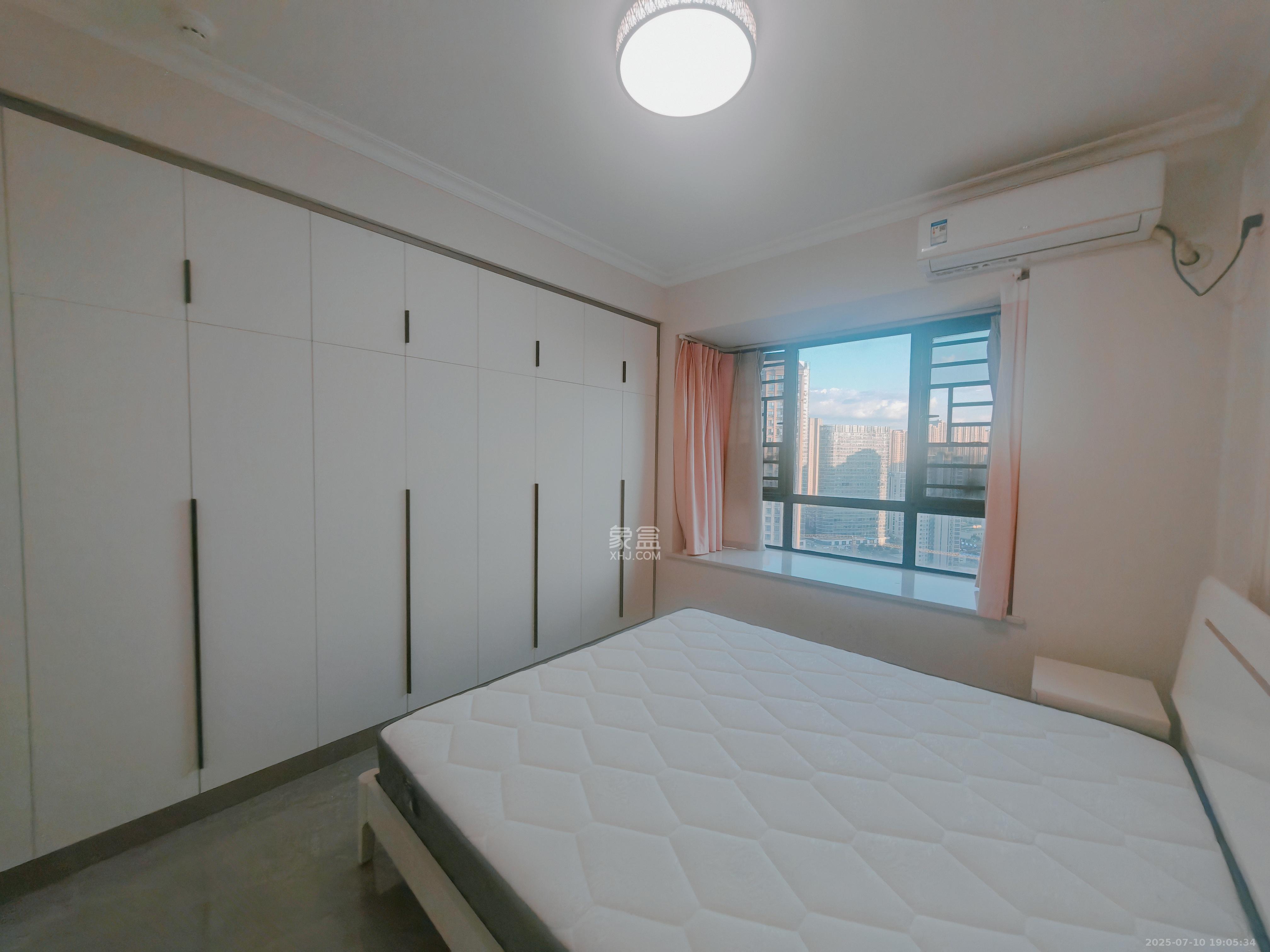 振业城三期  4室2厅2卫   3800.00元/月室内图