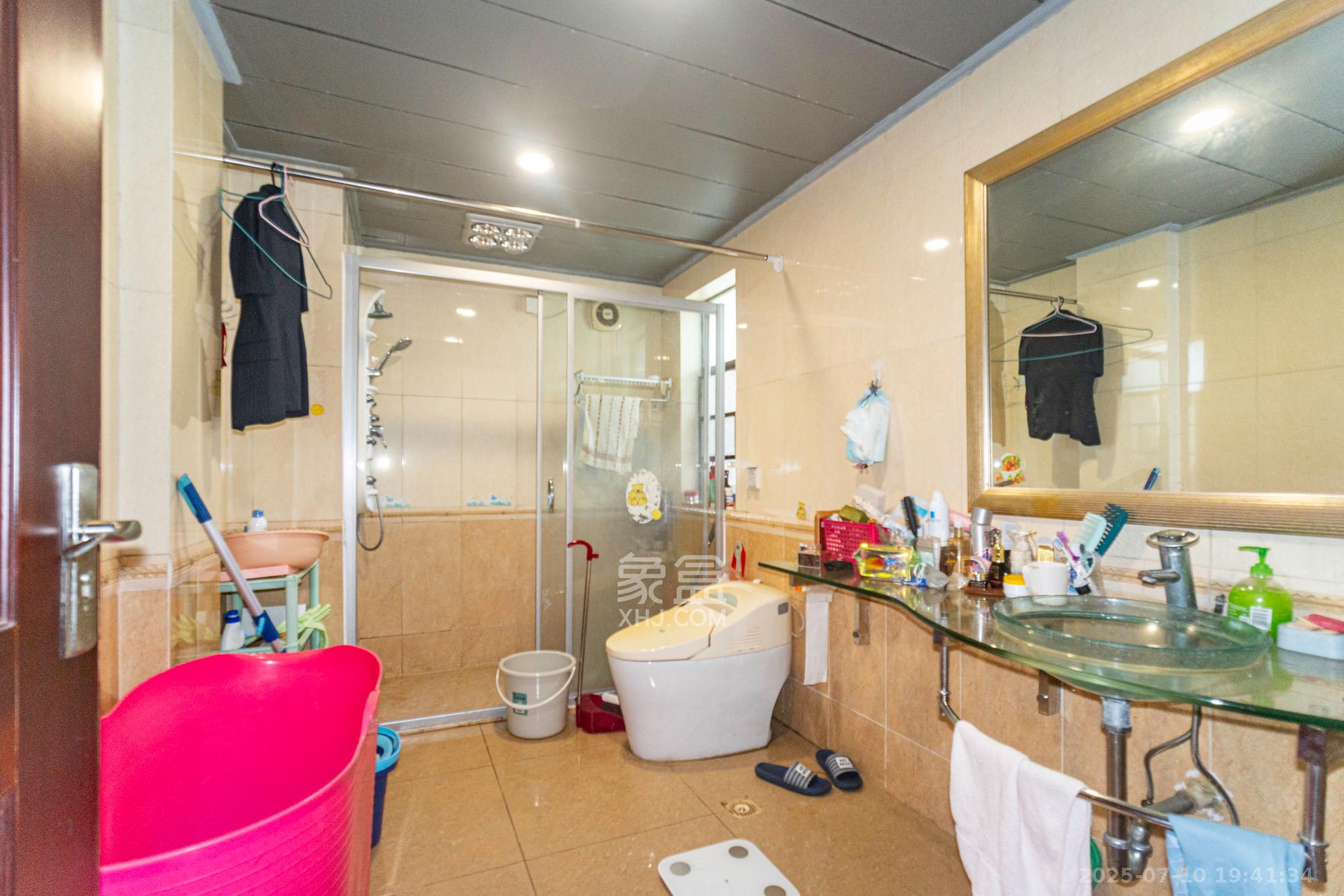 碧桂园威尼斯城  6室2厅4卫    355.0万 碧桂园威尼斯城  6室2厅4卫    355.0万卫生间