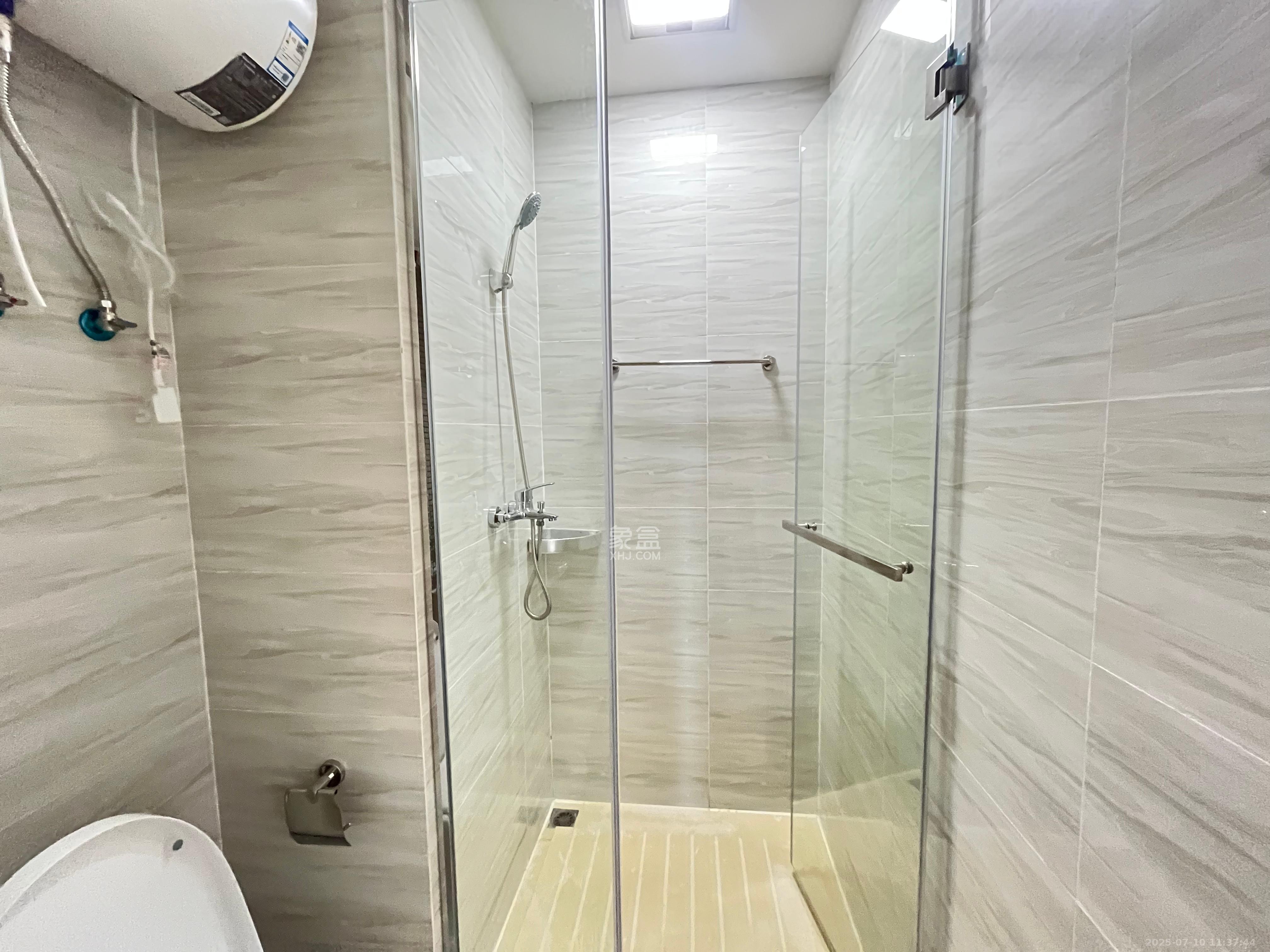 恒大珺悦府 1室1厅1卫 2200.0元/月 恒大珺悦府 1室1厅1卫 2200.0元/月室内图