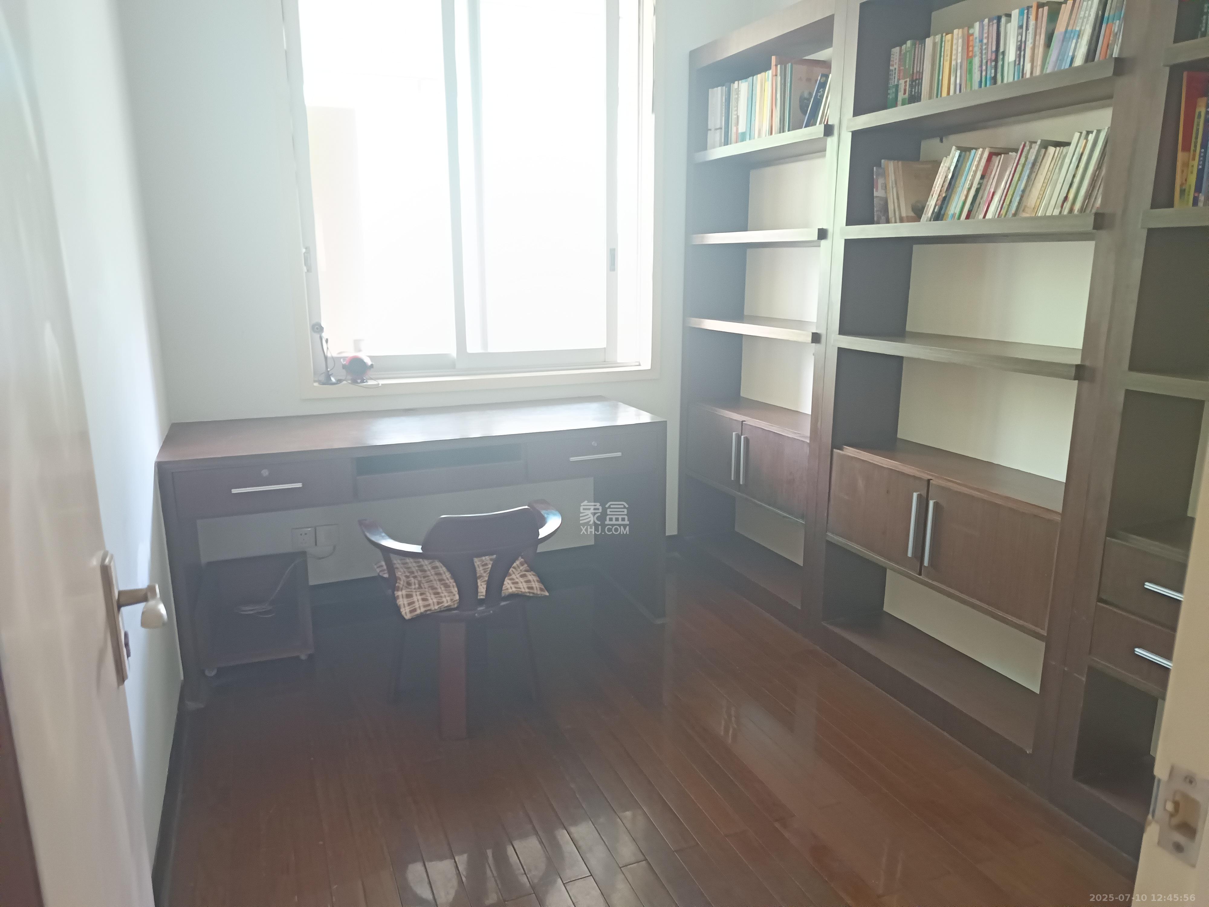 中联科技园  4室2厅2卫    3000.0元/月室内图