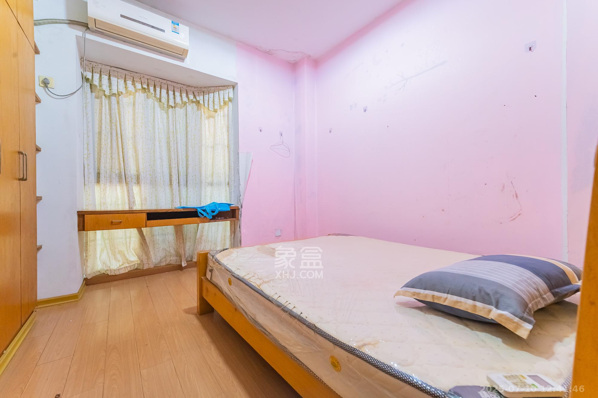 幸福洋房 4室2厅2卫 79.8万 幸福洋房 4室2厅2卫 79.8万卧室