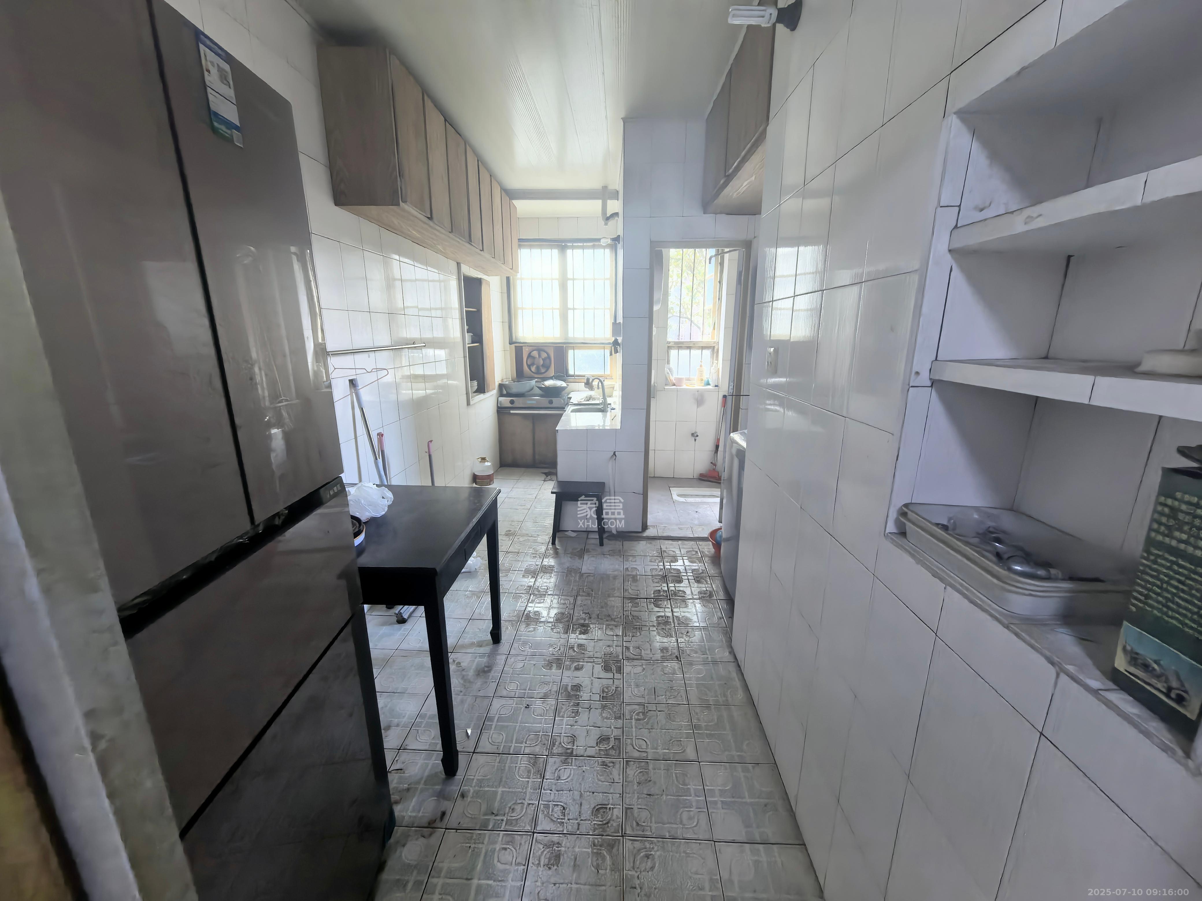 栗塘村  2室2厅1卫   18.80万客厅