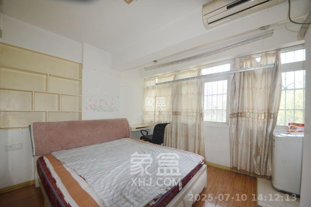 金碧文华  1室1厅1卫   1800.00元/月室内图