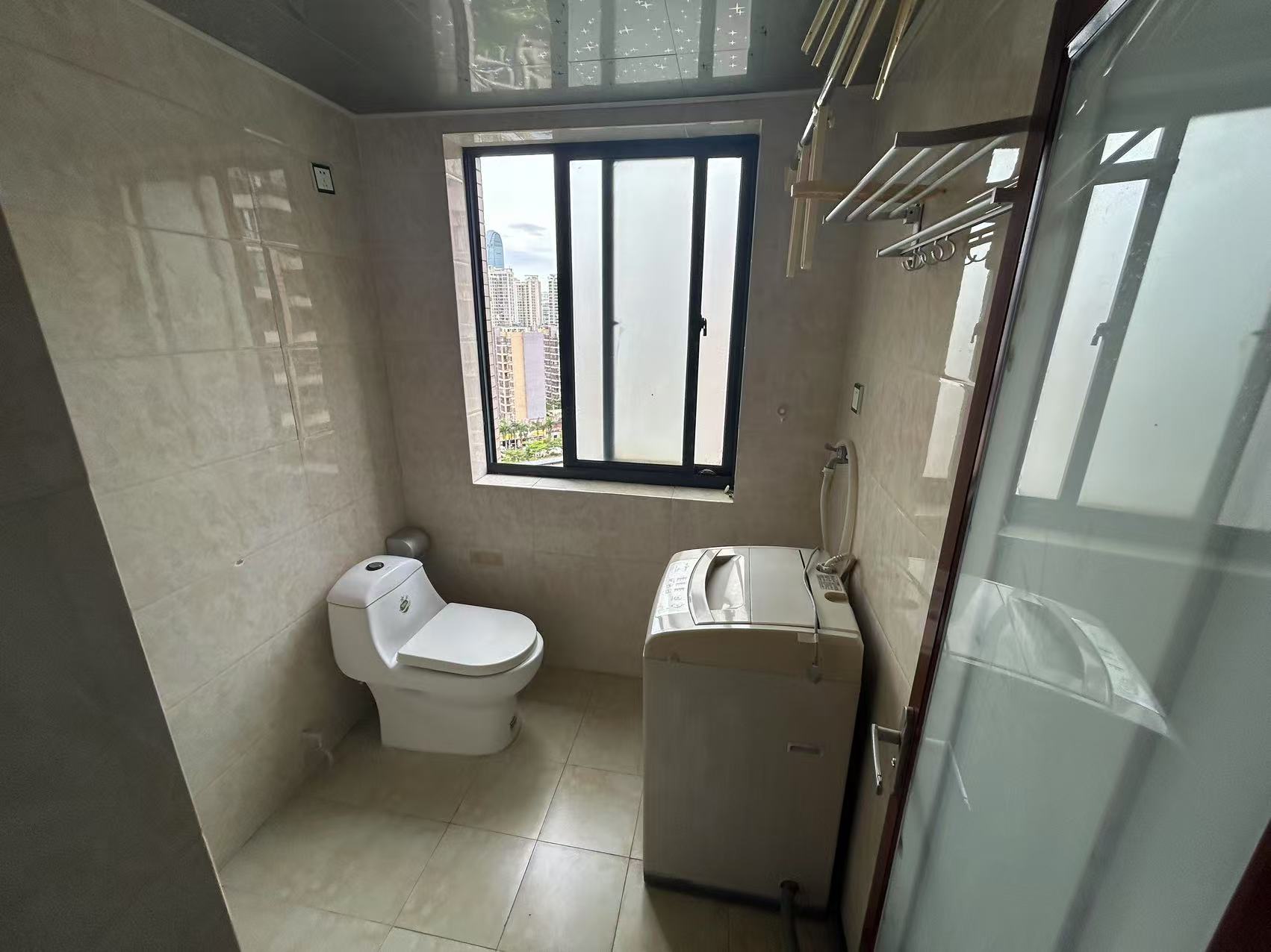 丽晶温泉海景花园一期(别名:丽晶维港、丽晶海景花园) 5室2厅2卫 3000.0元/月 丽晶温泉海景花园一期(别名:丽晶维港、丽晶海景花园) 5室2厅2卫 3000.0元/月室内图