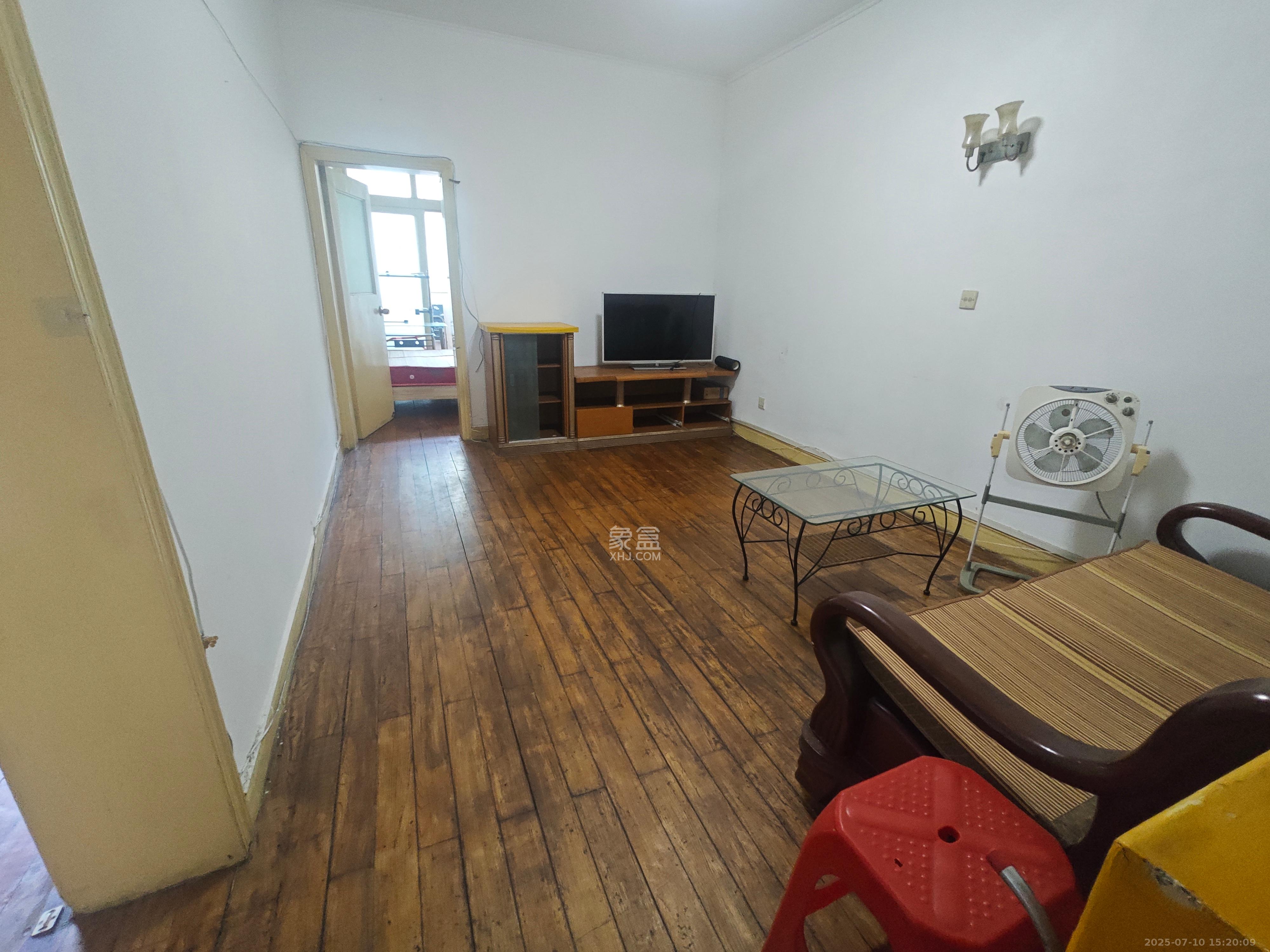 人民新村  2室1厅1卫    1600.0元/月 人民新村  2室1厅1卫    1600.0元/月室内图