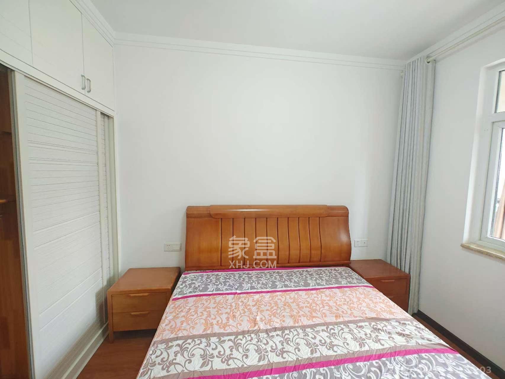 泊爱蓝湾  3室2厅2卫   3400.00元/月室内图