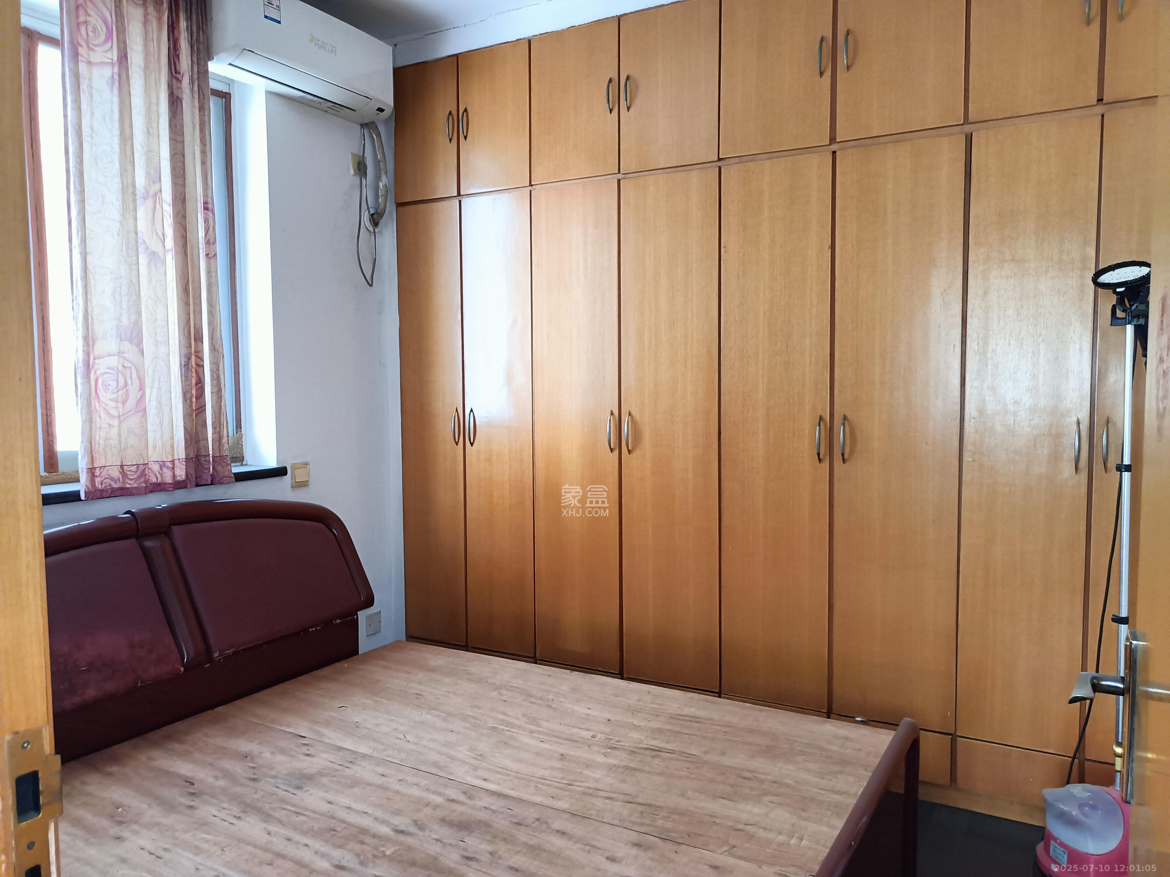 交通银行宿舍(浏城桥)  3室1厅2卫    2800.0元/月 交通银行宿舍(浏城桥)  3室1厅2卫    2800.0元/月室内图