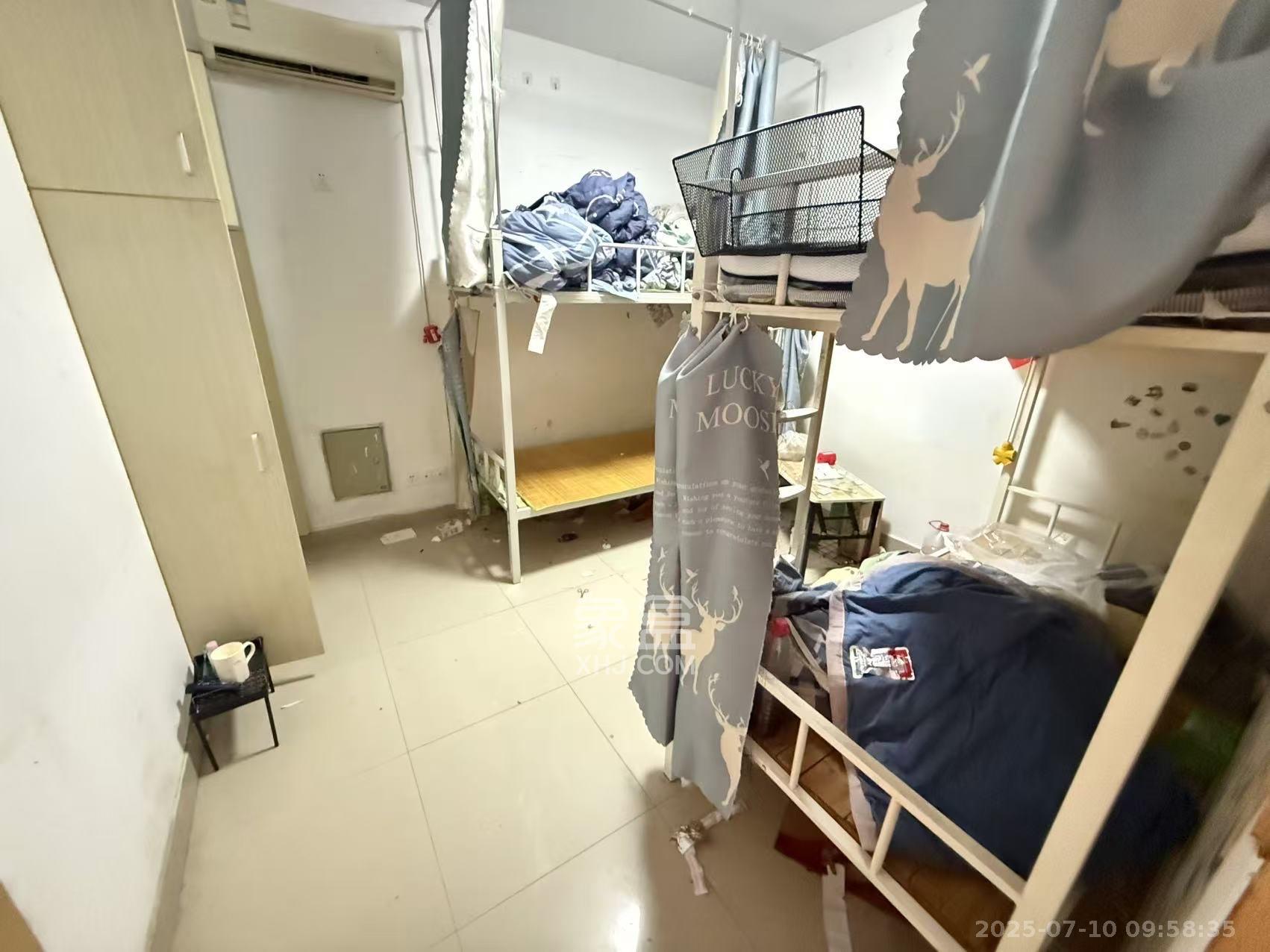 长宝1667  5室2厅2卫   4200.00元/月室内图