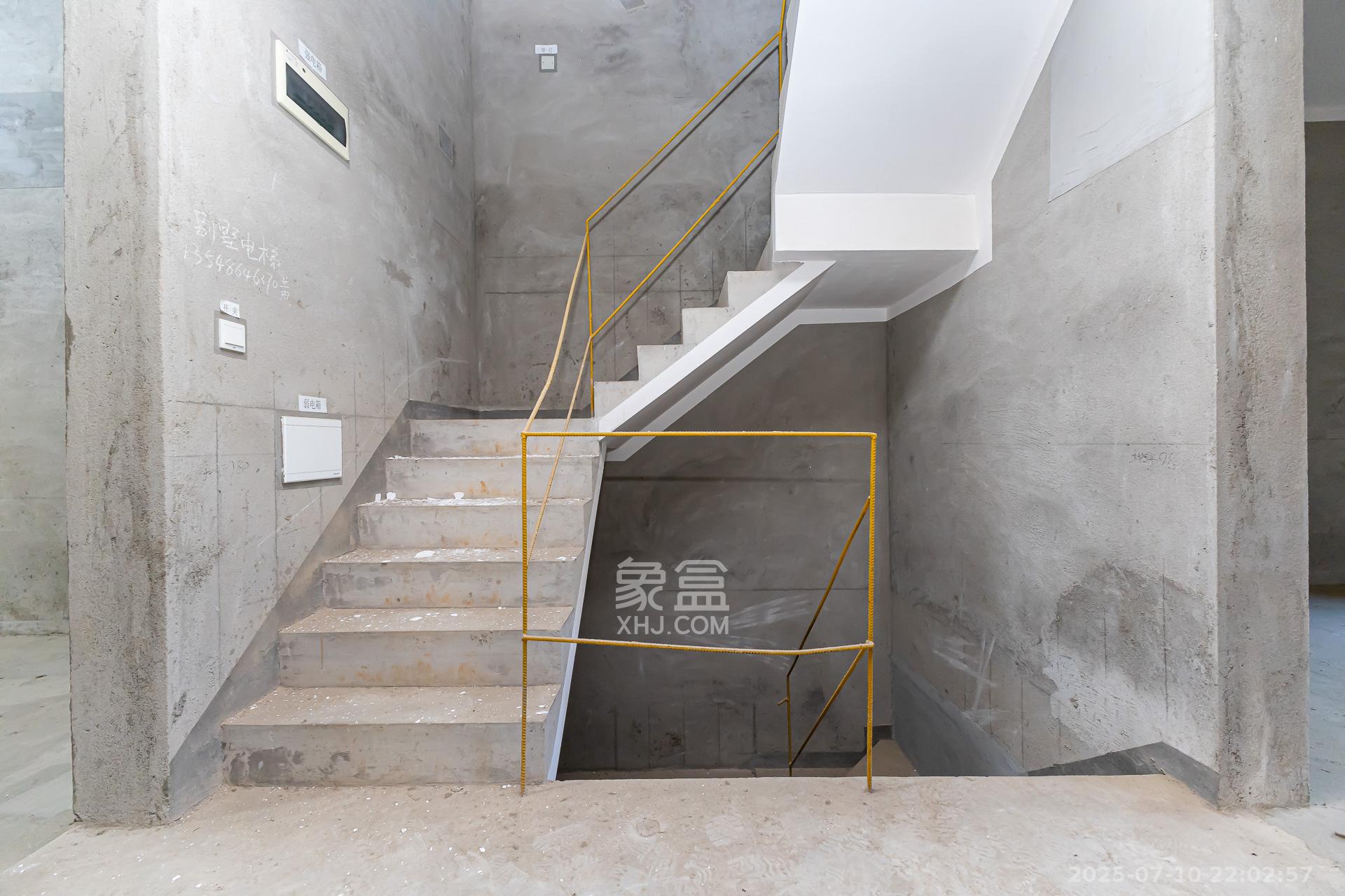 龙湖湘风原著(龙湖湘风星城) 4室2厅3卫 230.0万 龙湖湘风原著(龙湖湘风星城) 4室2厅3卫 230.0万其他