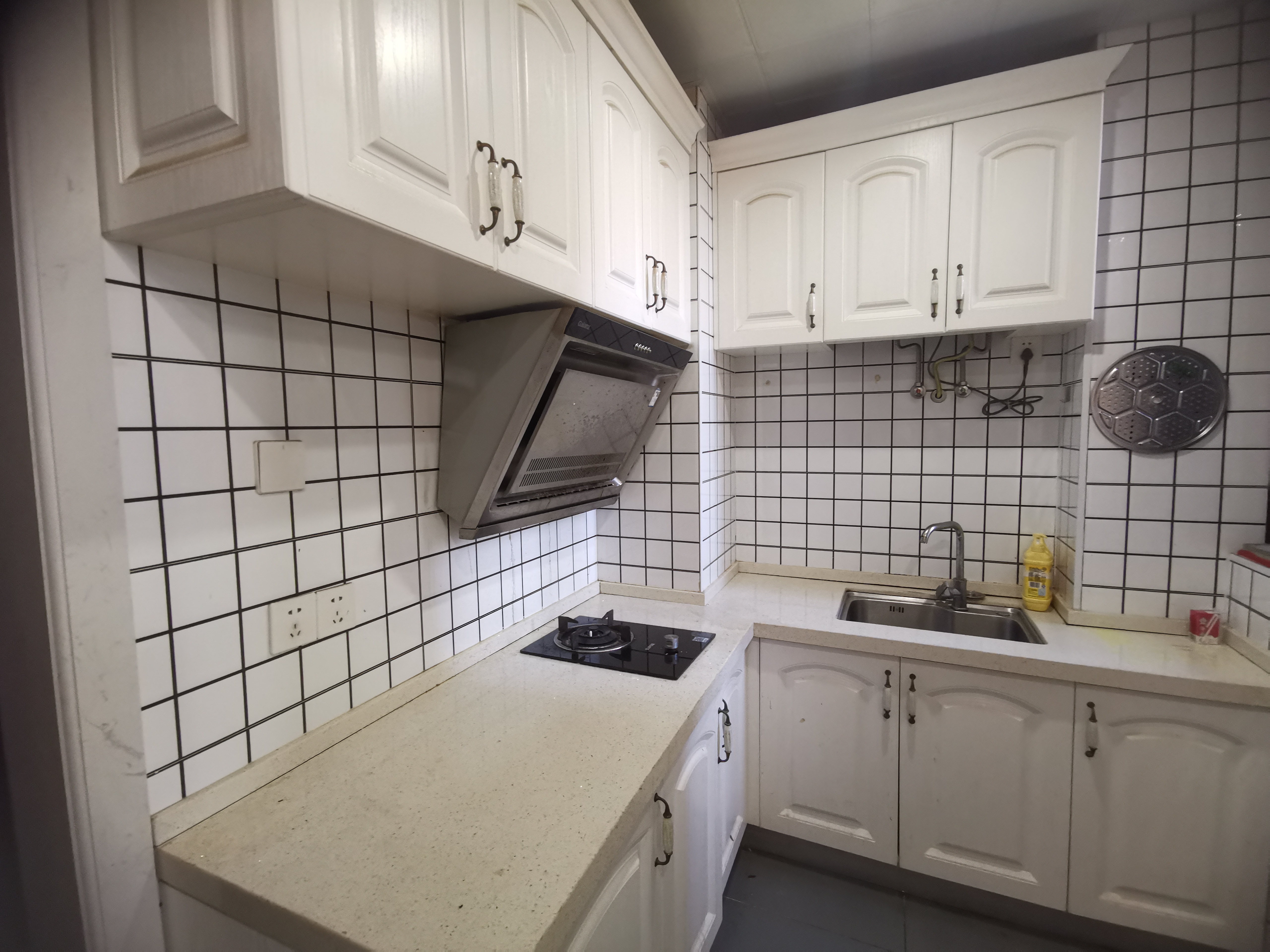 英伦首府金域豪廷 1室1厅1卫 1500.0元/月 英伦首府金域豪廷 1室1厅1卫 1500.0元/月室内图