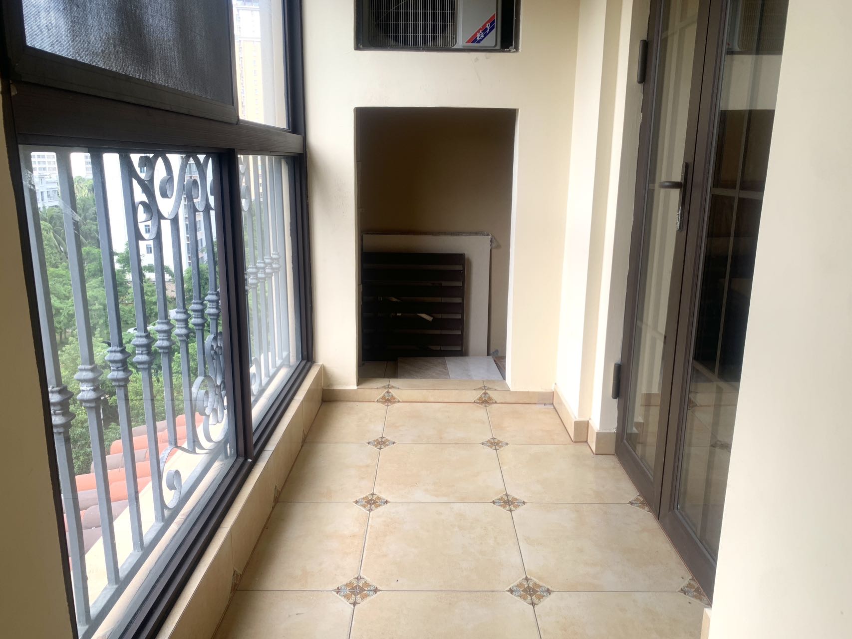 美林谷  2室2厅1卫    350.0万 美林谷  2室2厅1卫    350.0万客厅