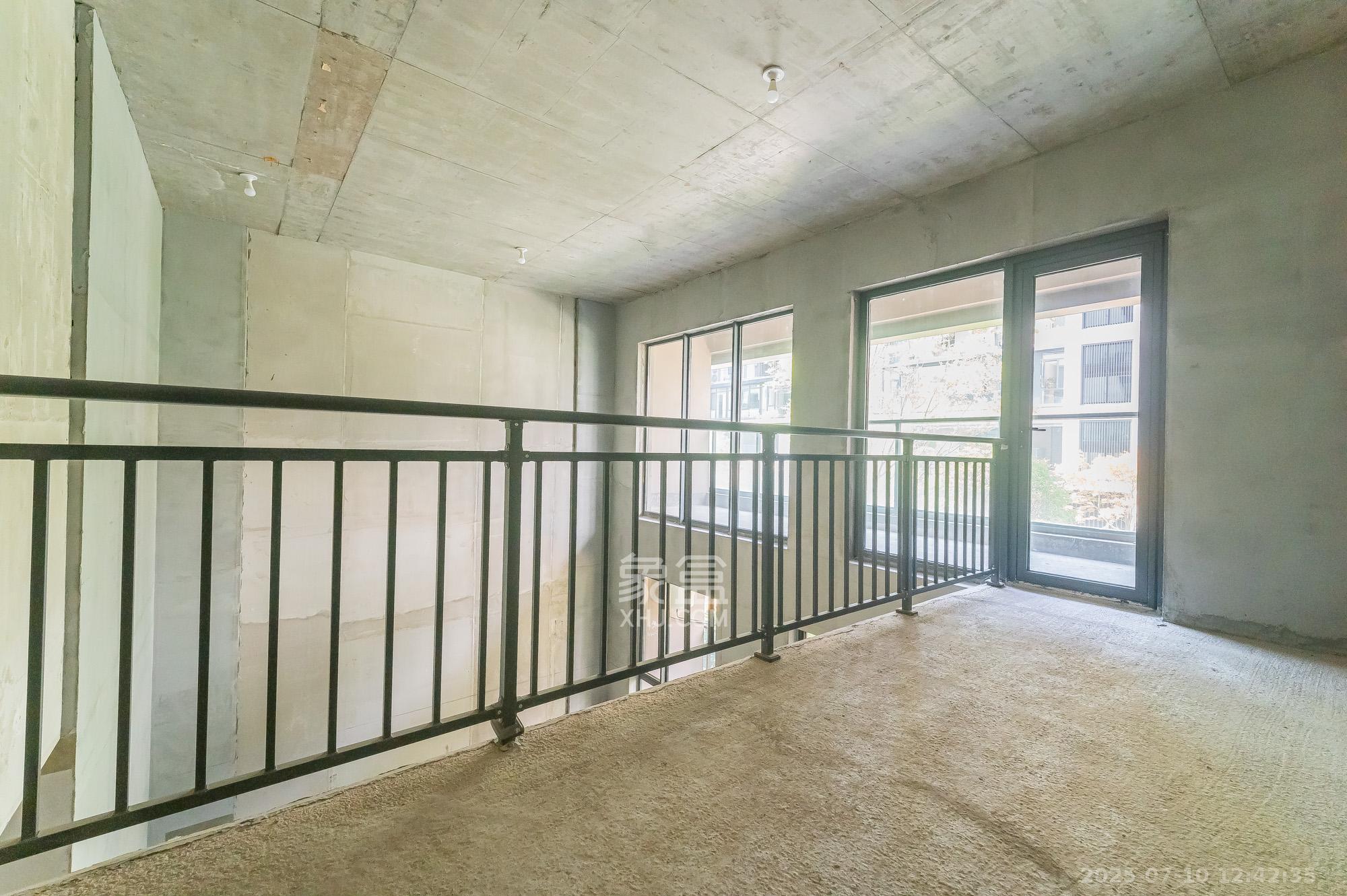 三一云谷 5室2厅3卫 310.0万 三一云谷 5室2厅3卫 310.0万其他