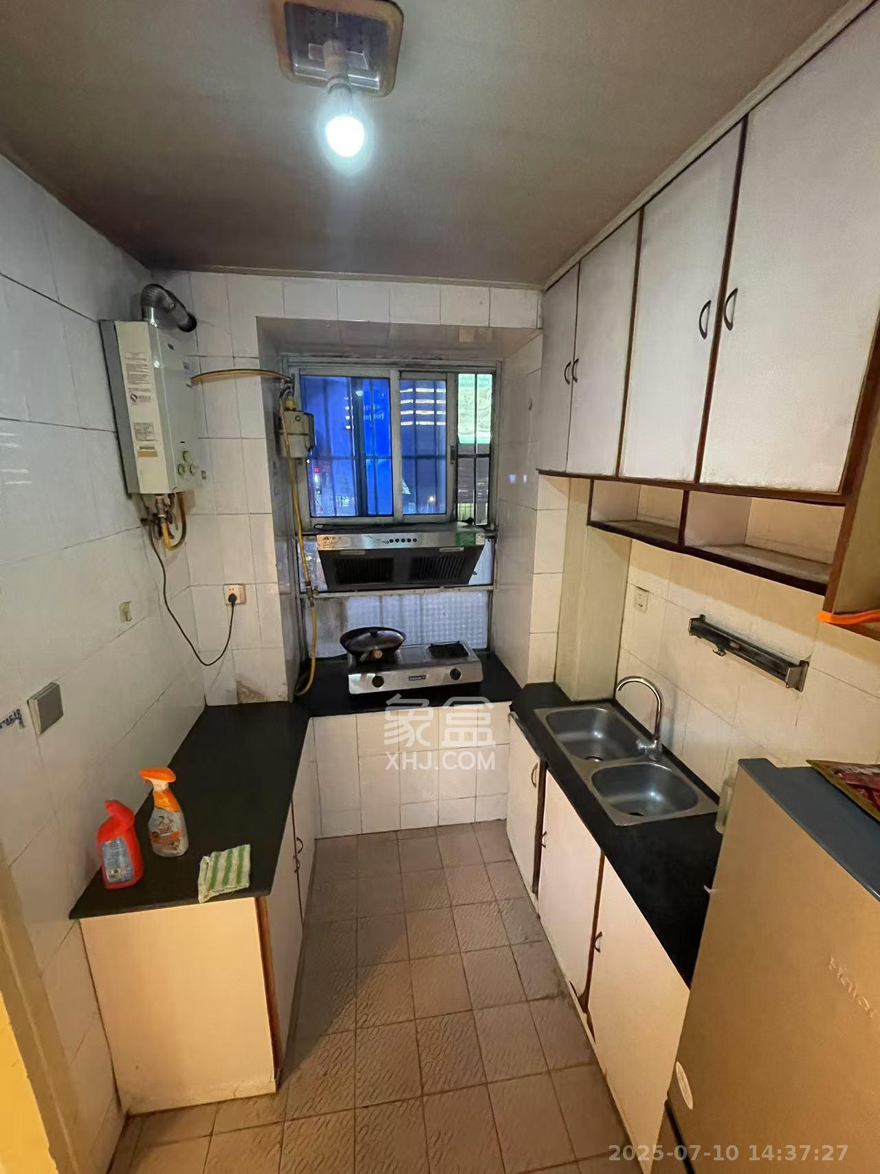 岳麓区教师村 3室2厅2卫 2600.0元/月 岳麓区教师村 3室2厅2卫 2600.0元/月室内图